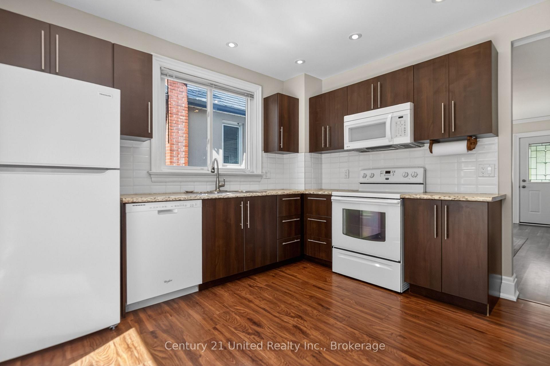 Photo 17 of 810 Byron Street S, Whitby, Downtown Whitby — HOMEH