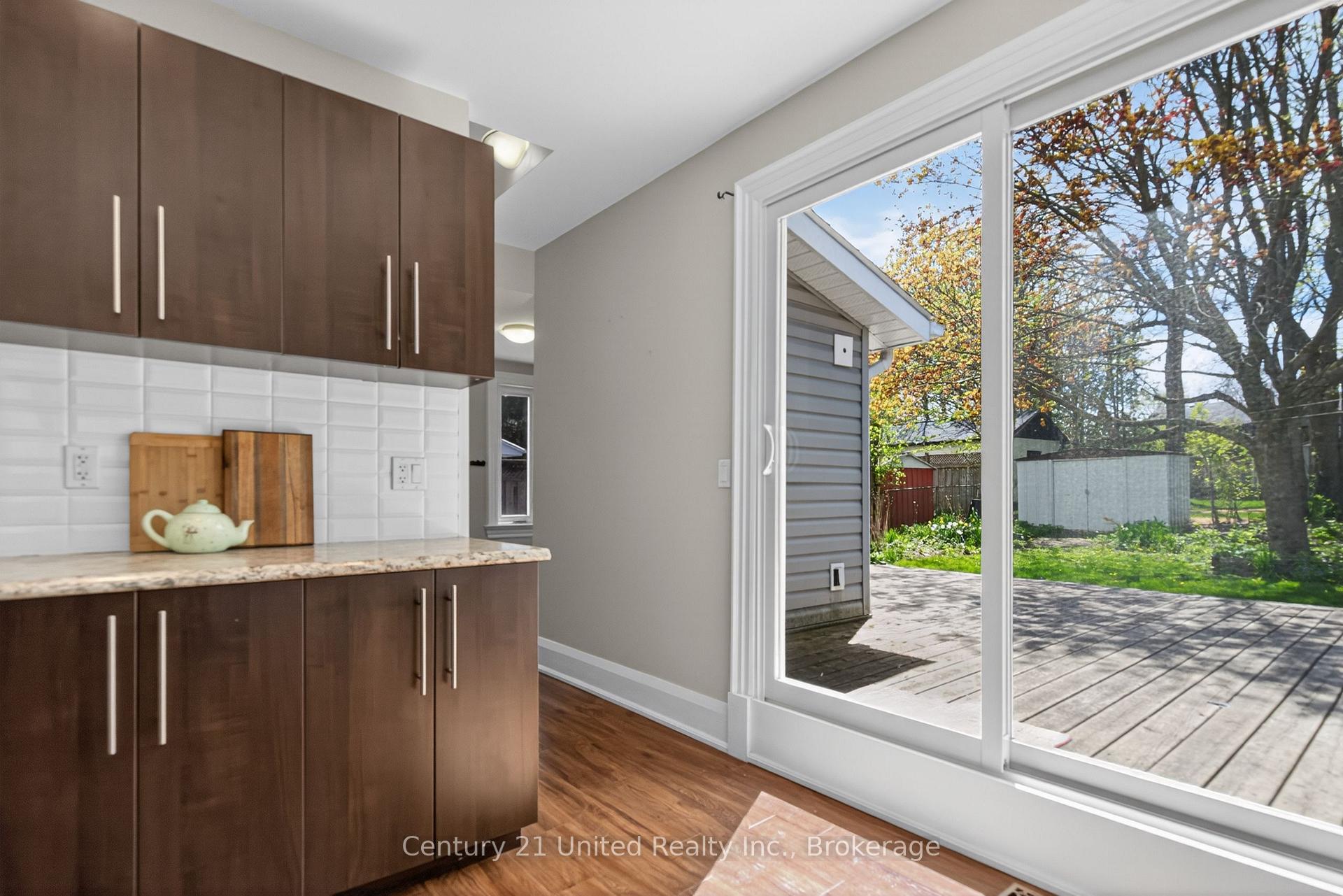 Photo 19 of 810 Byron Street S, Whitby, Downtown Whitby — HOMEH