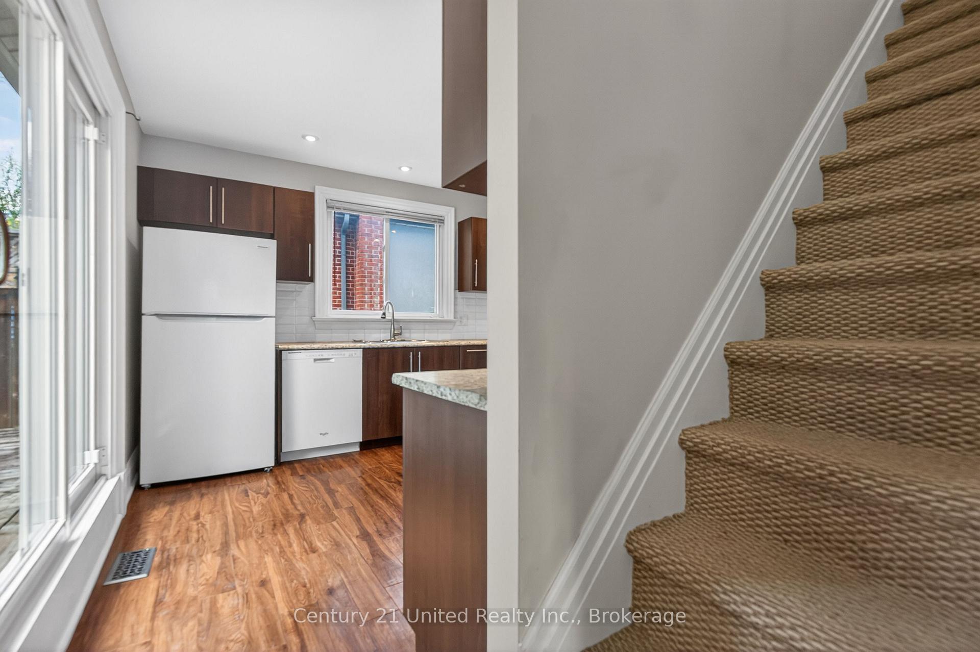 Photo 21 of 810 Byron Street S, Whitby, Downtown Whitby — HOMEH
