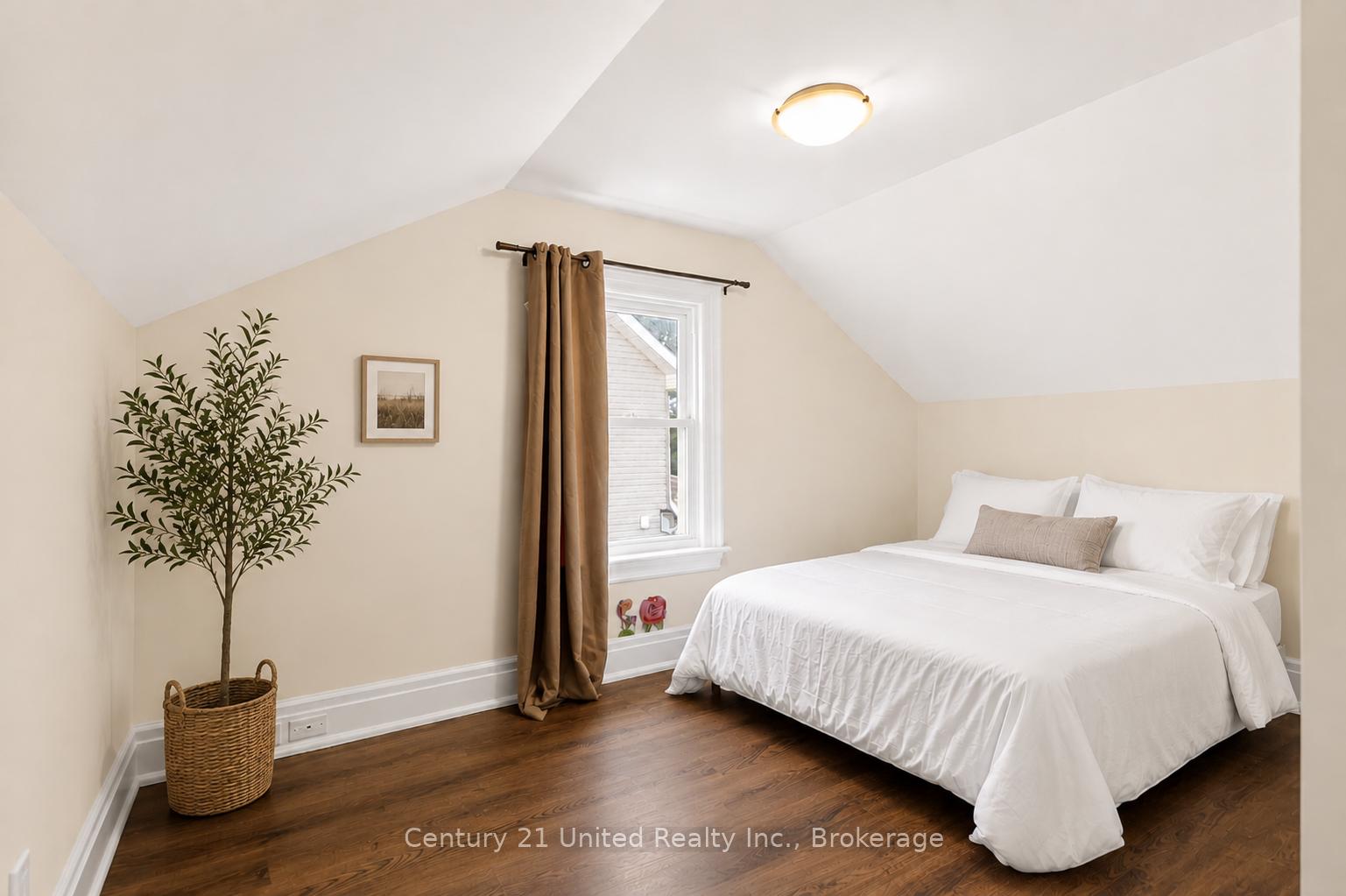 Photo 26 of 810 Byron Street S, Whitby, Downtown Whitby — HOMEH