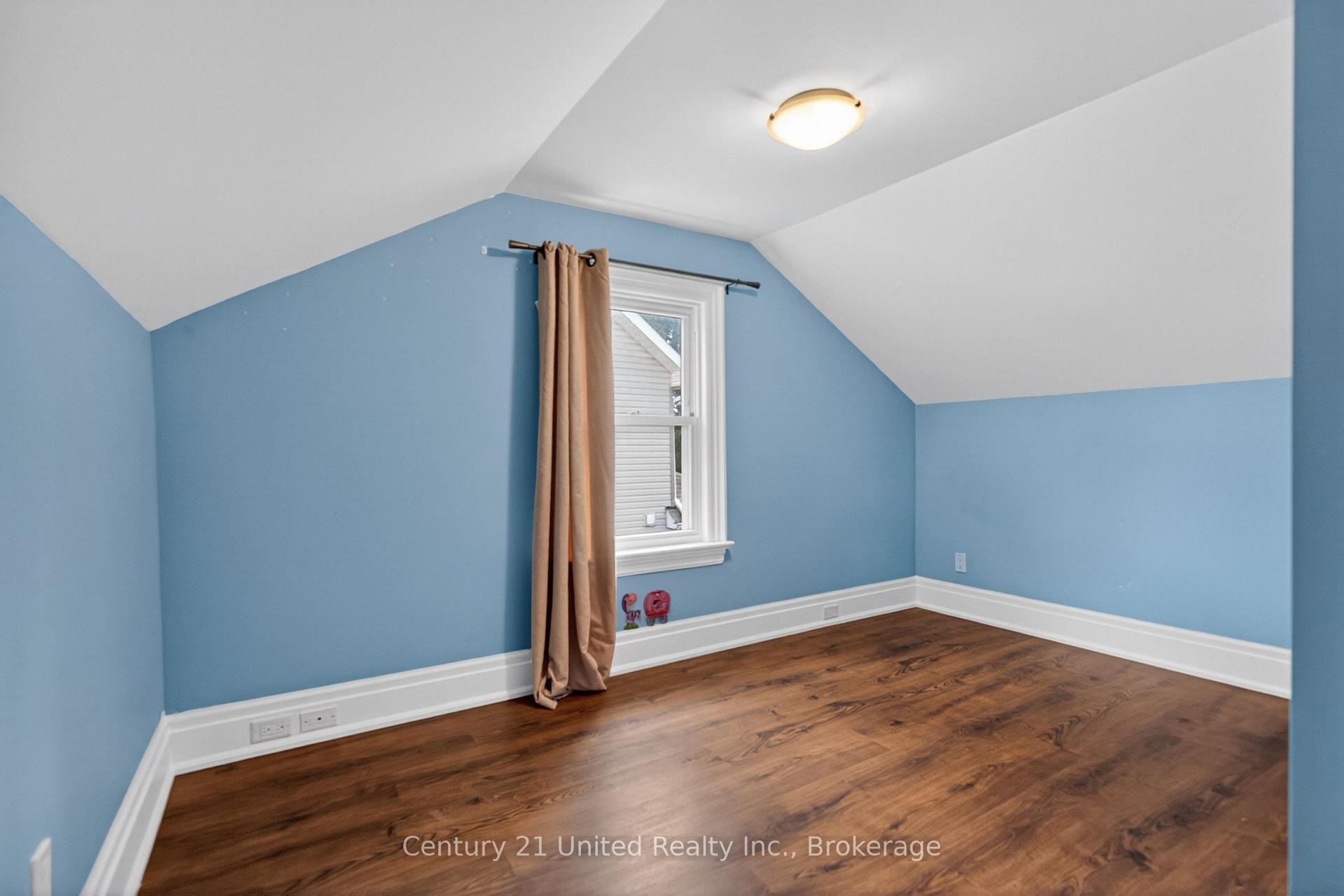 Photo 32 of 810 Byron Street S, Whitby, Downtown Whitby — HOMEH