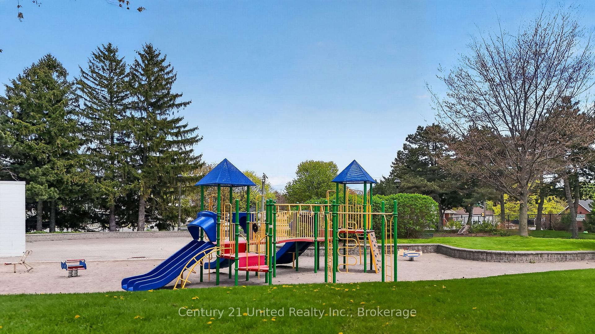 Photo 40 of 810 Byron Street S, Whitby, Downtown Whitby — HOMEH