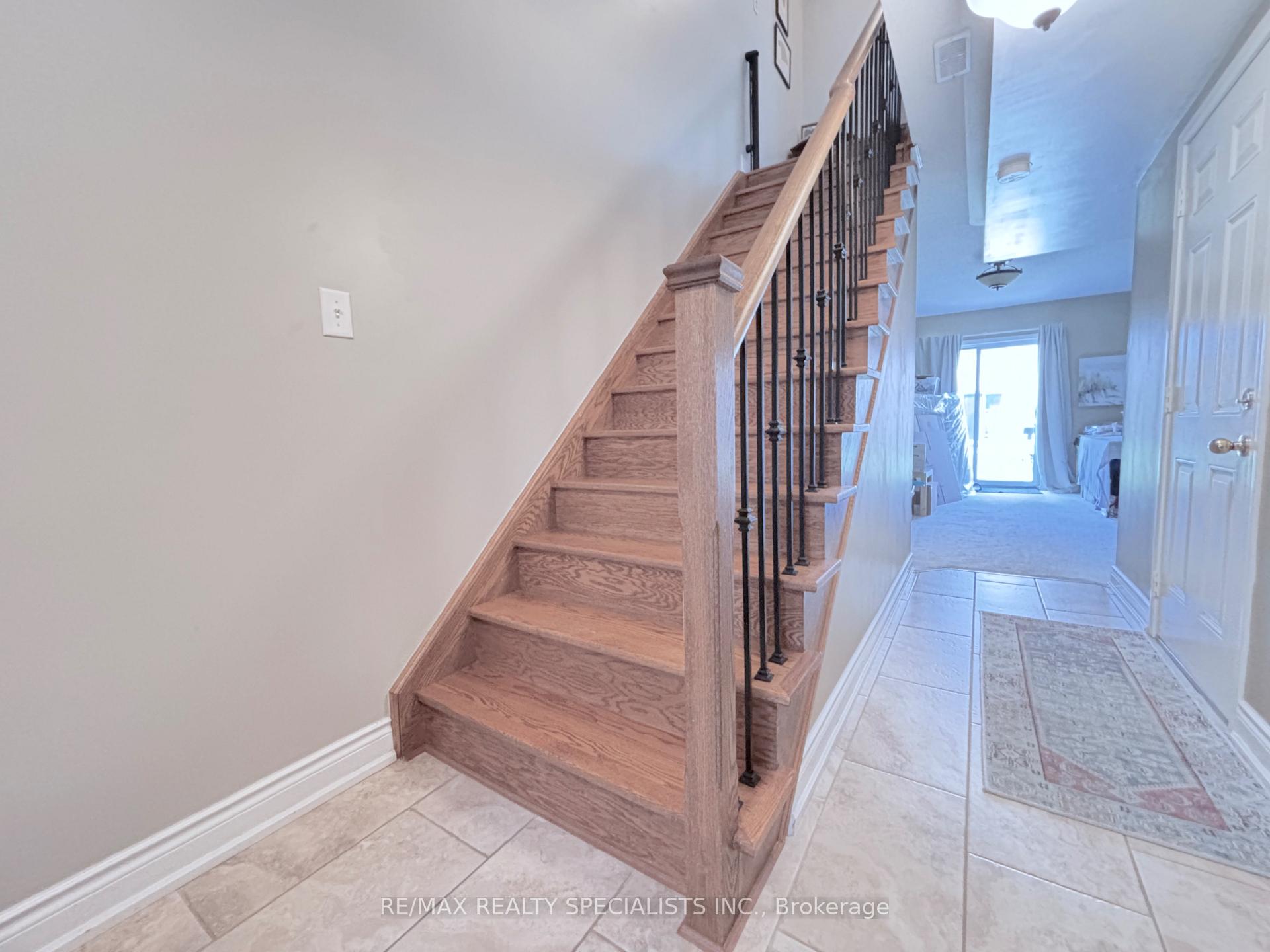 Photo 4 of Unit 53, 470 Beach Boulevard, Hamilton, Hamilton Beach — HOMEH