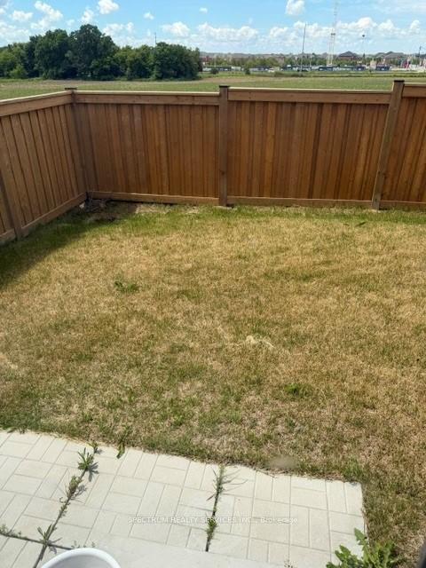 Photo 5 of 1546 Rose Way, Milton, Cobban — HOMEH