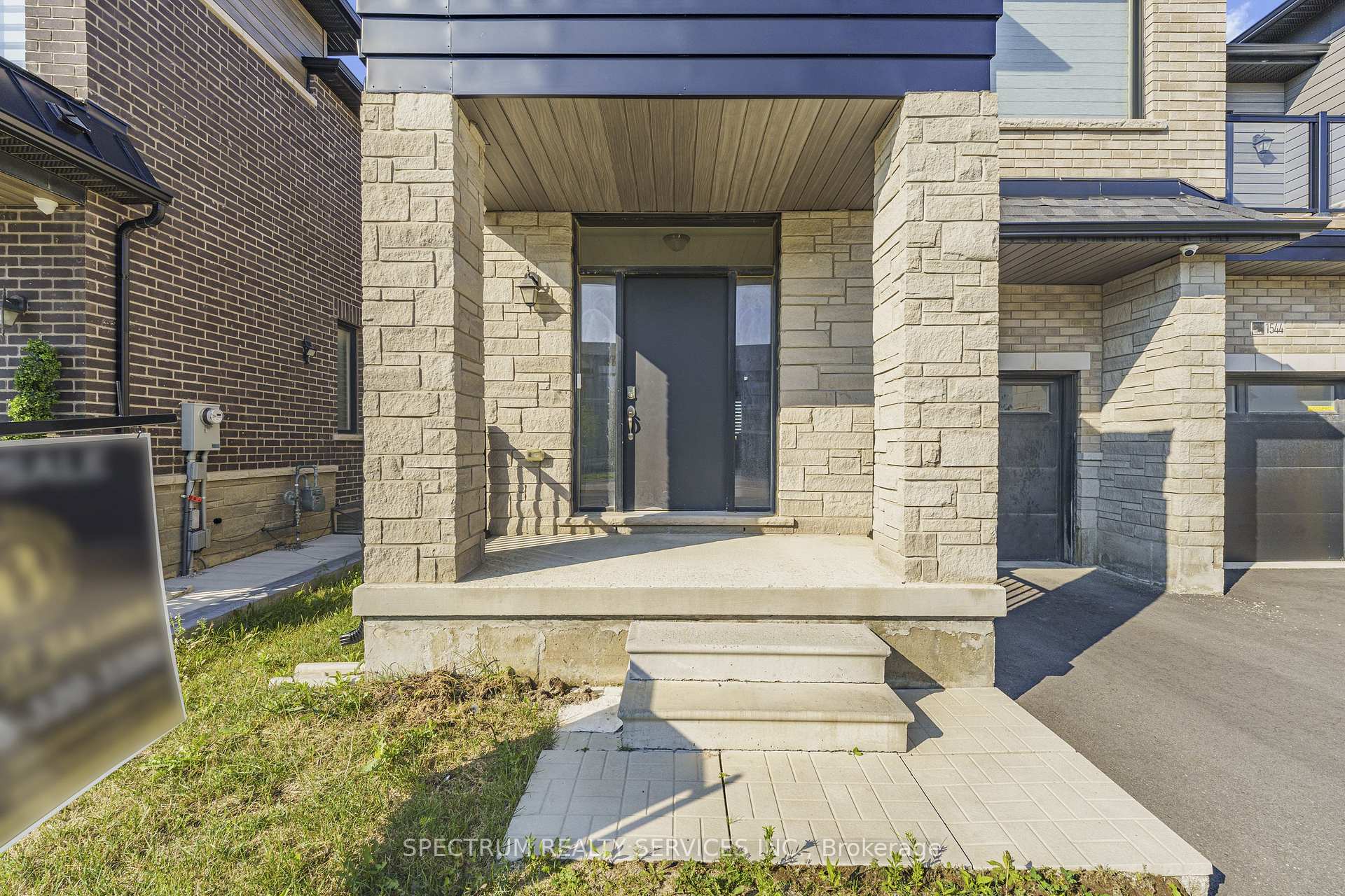 Photo 6 of 1546 Rose Way, Milton, Cobban — HOMEH
