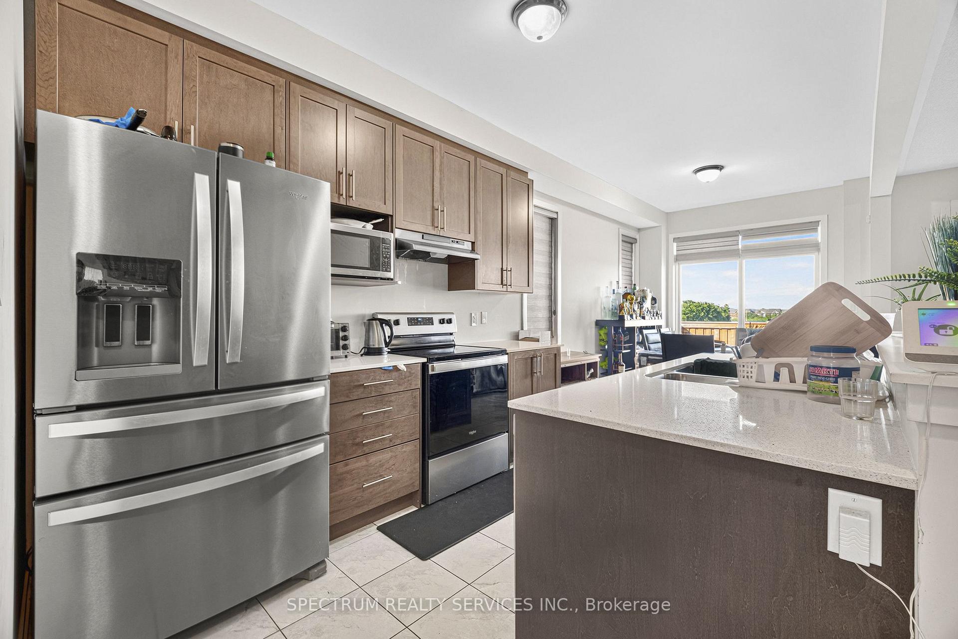 Photo 14 of 1546 Rose Way, Milton, Cobban — HOMEH