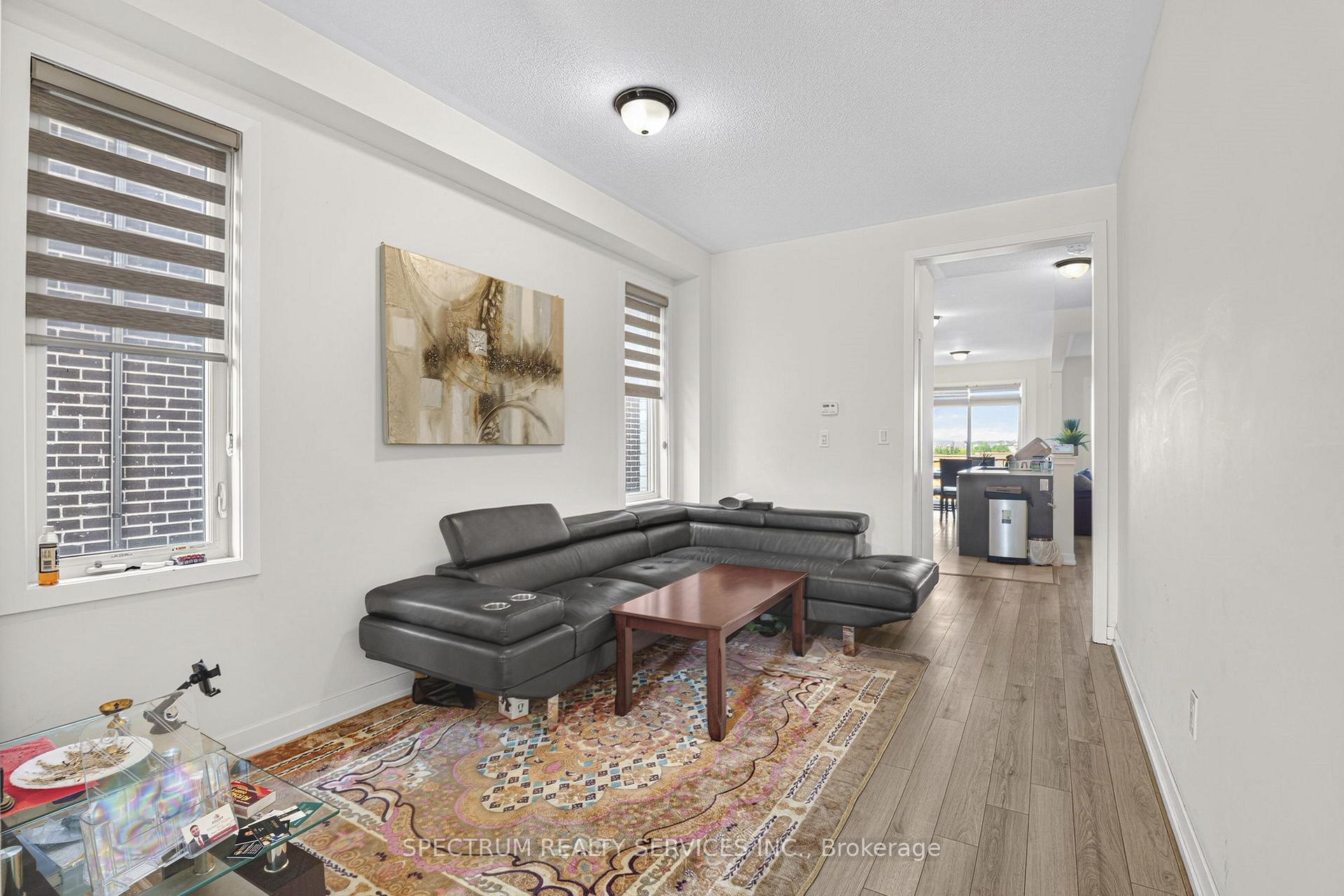 Photo 15 of 1546 Rose Way, Milton, Cobban — HOMEH