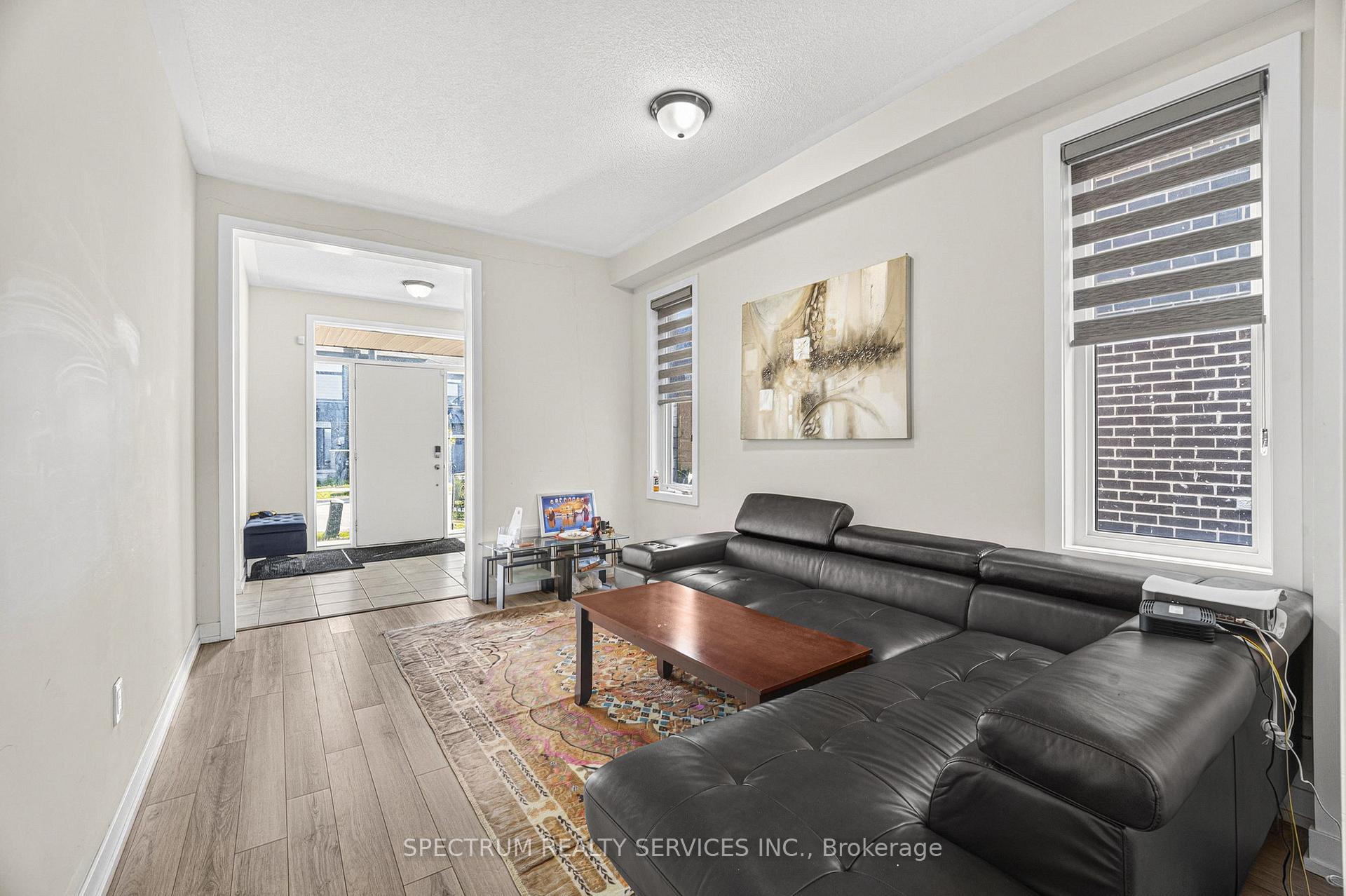 Photo 16 of 1546 Rose Way, Milton, Cobban — HOMEH