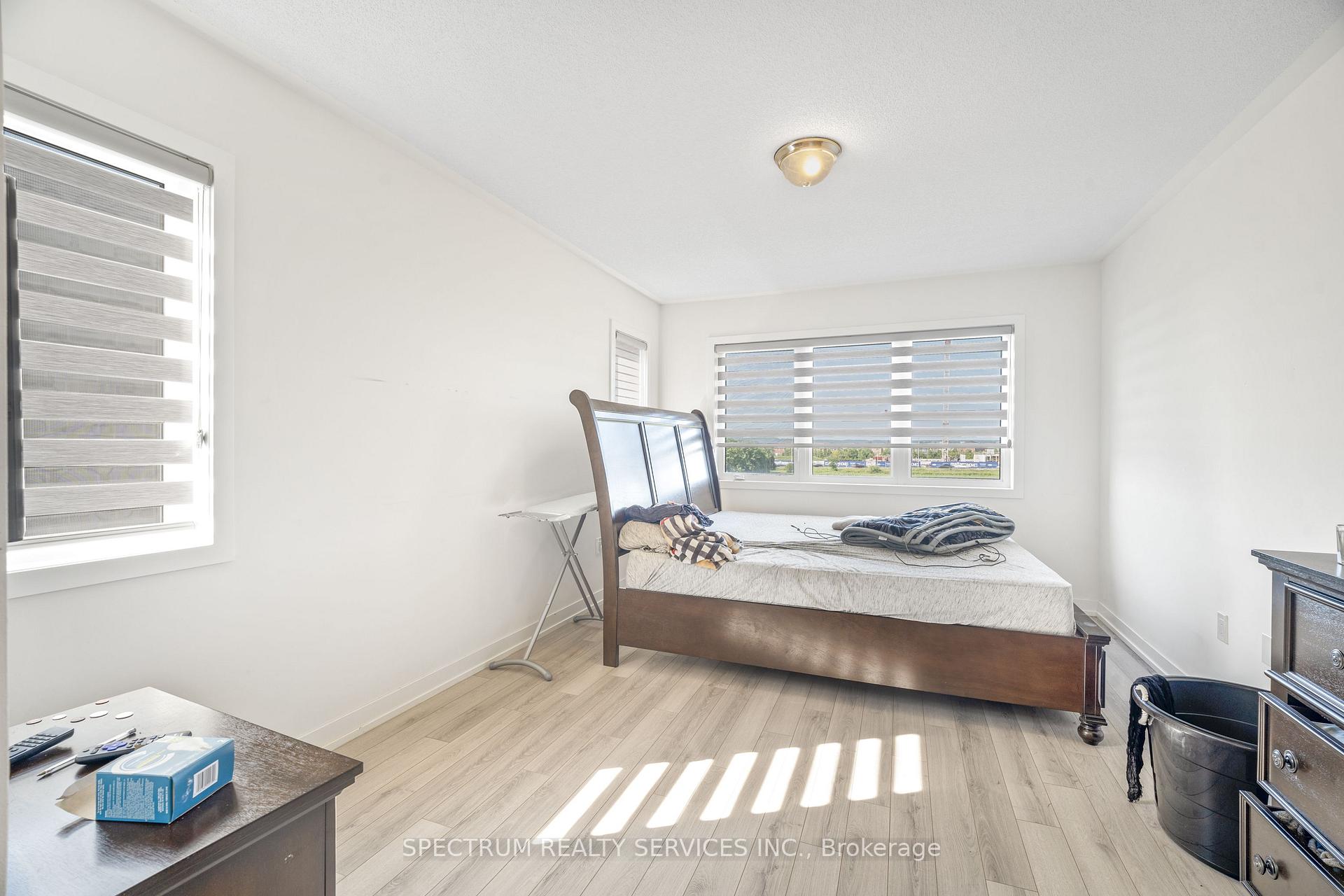 Photo 24 of 1546 Rose Way, Milton, Cobban — HOMEH