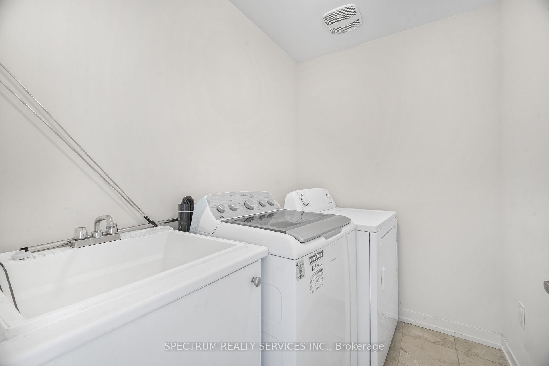 Photo 25 of 1546 Rose Way, Milton, Cobban — HOMEH