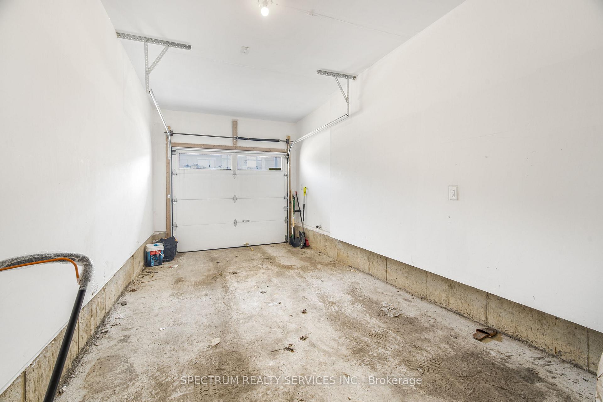 Photo 30 of 1546 Rose Way, Milton, Cobban — HOMEH