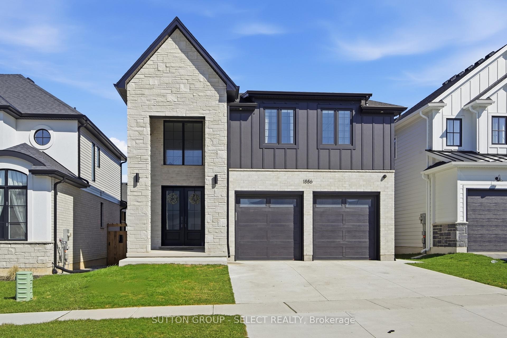 Front of 1886 Fountain Grass Drive