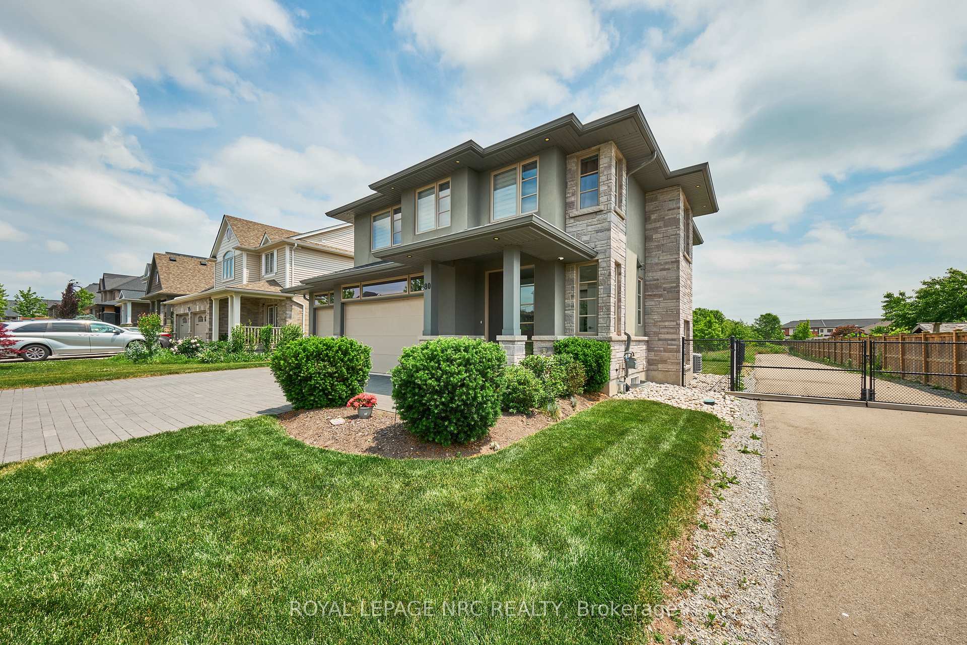 Photo 3 of 80 Days Avenue, Thorold, Hurricane/Merrittville — HOMEH