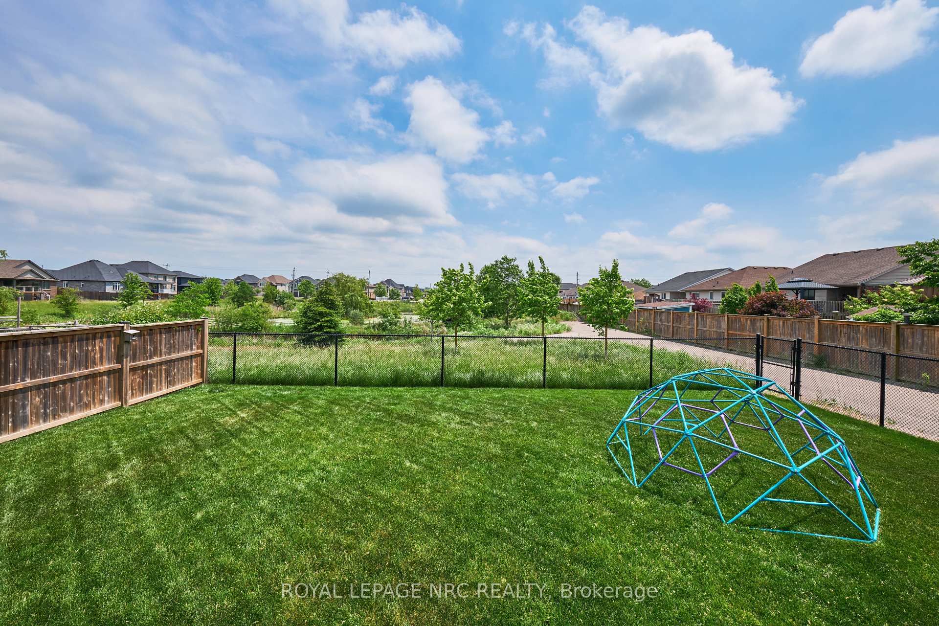 Photo 6 of 80 Days Avenue, Thorold, Hurricane/Merrittville — HOMEH