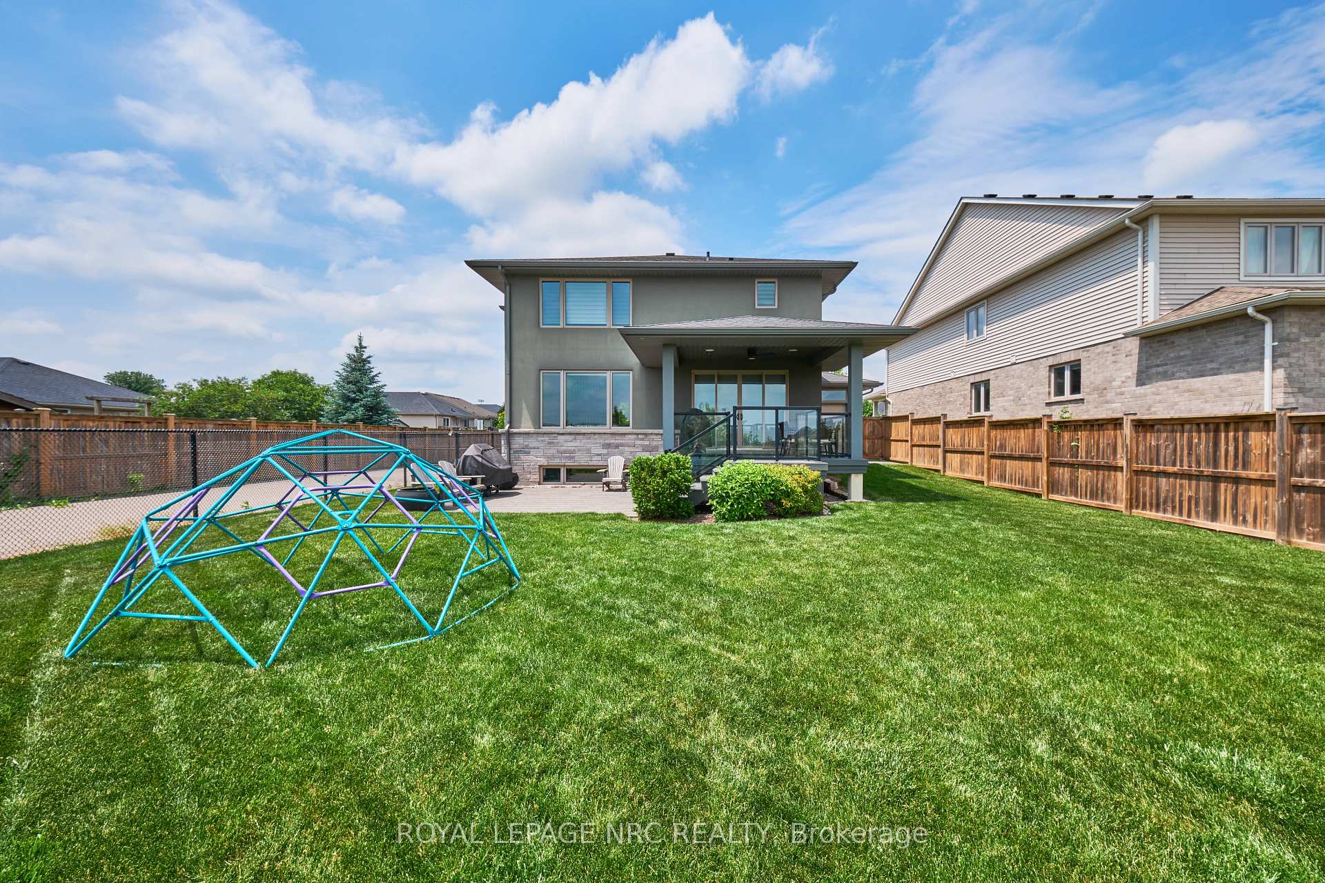 Photo 10 of 80 Days Avenue, Thorold, Hurricane/Merrittville — HOMEH