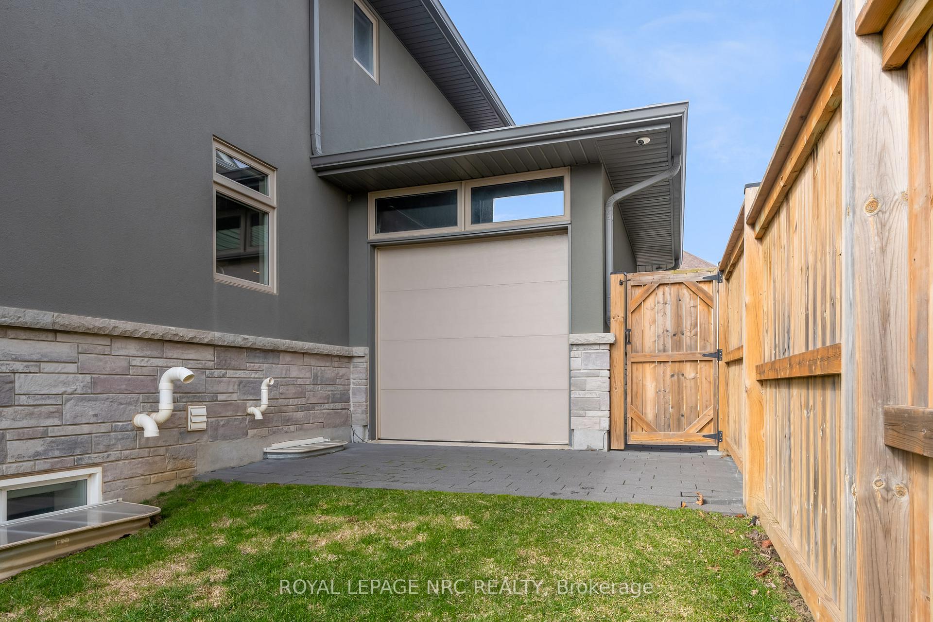 Photo 12 of 80 Days Avenue, Thorold, Hurricane/Merrittville — HOMEH