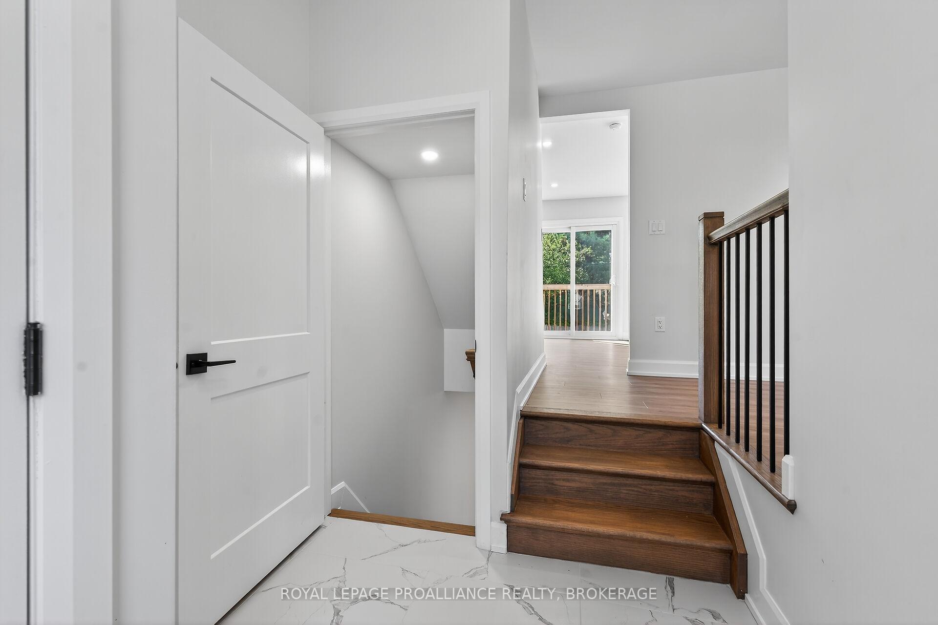 Photo 5 of 957 Oakview Avenue, Kingston, South of Taylor-Kidd Blvd — HOMEH