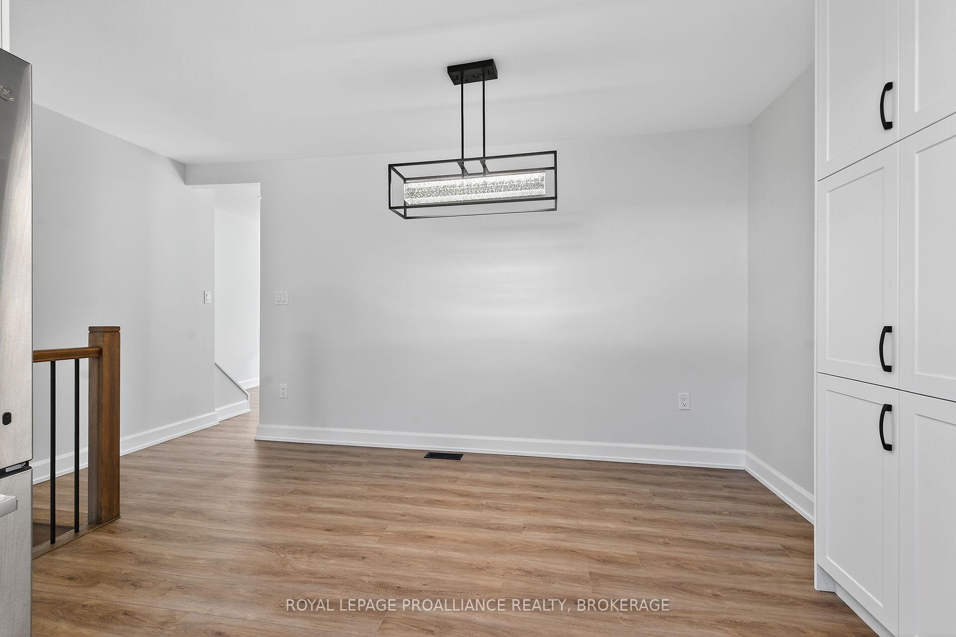 Photo 14 of 957 Oakview Avenue, Kingston, South of Taylor-Kidd Blvd — HOMEH