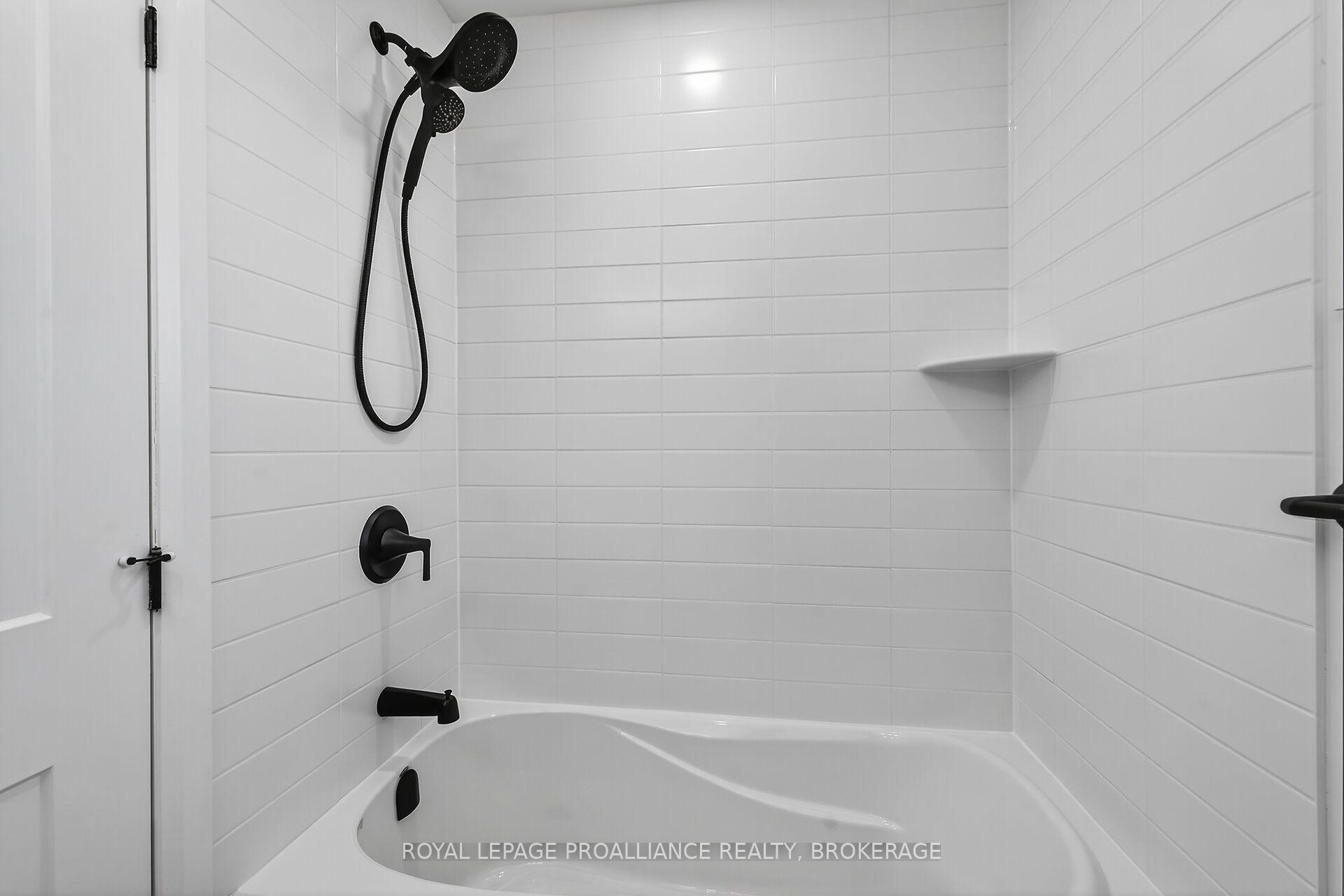 Photo 19 of 957 Oakview Avenue, Kingston, South of Taylor-Kidd Blvd — HOMEH
