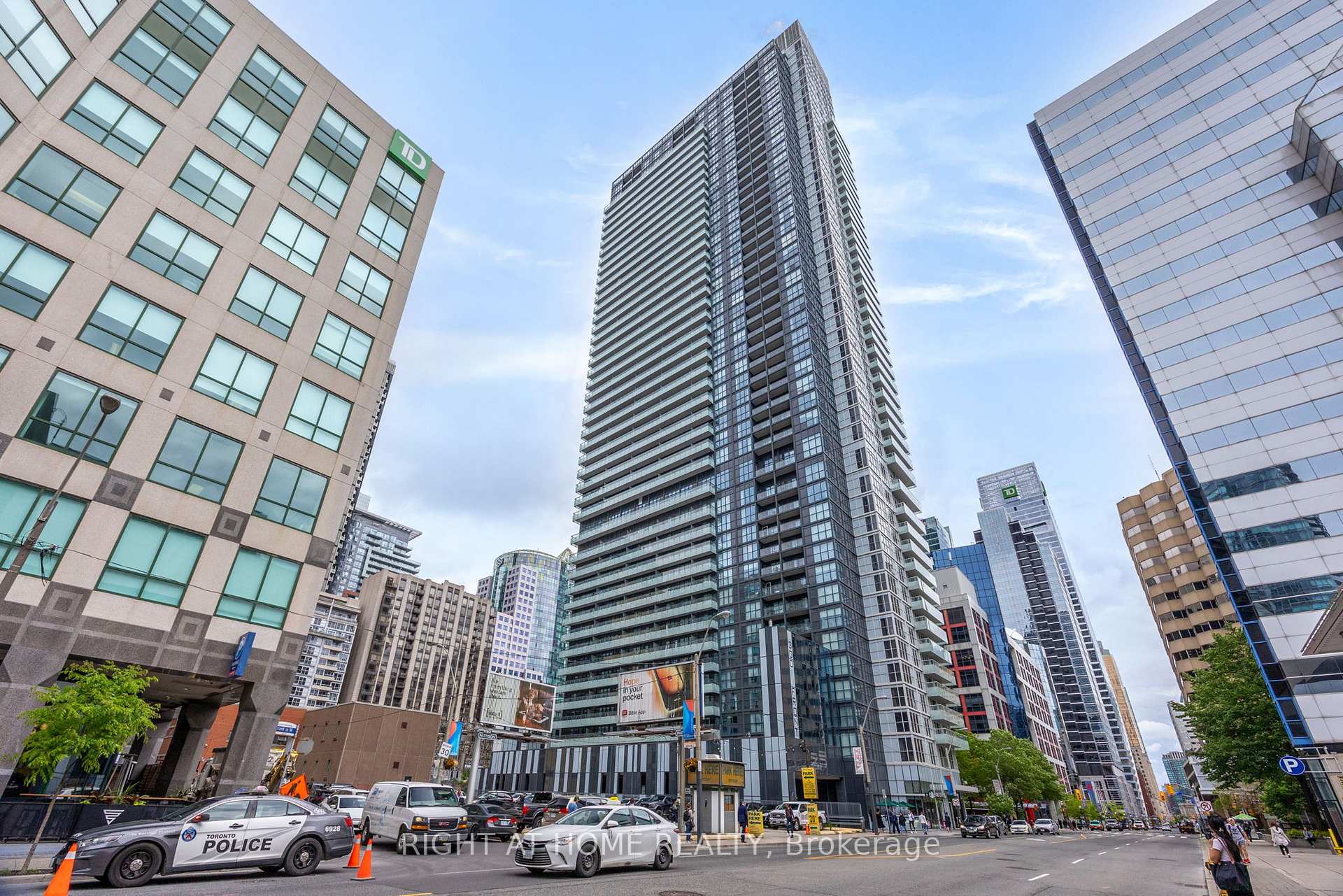 Photo 1 of Unit 3903, 300 front Street W, Toronto, Waterfront Communities — HOMEH
