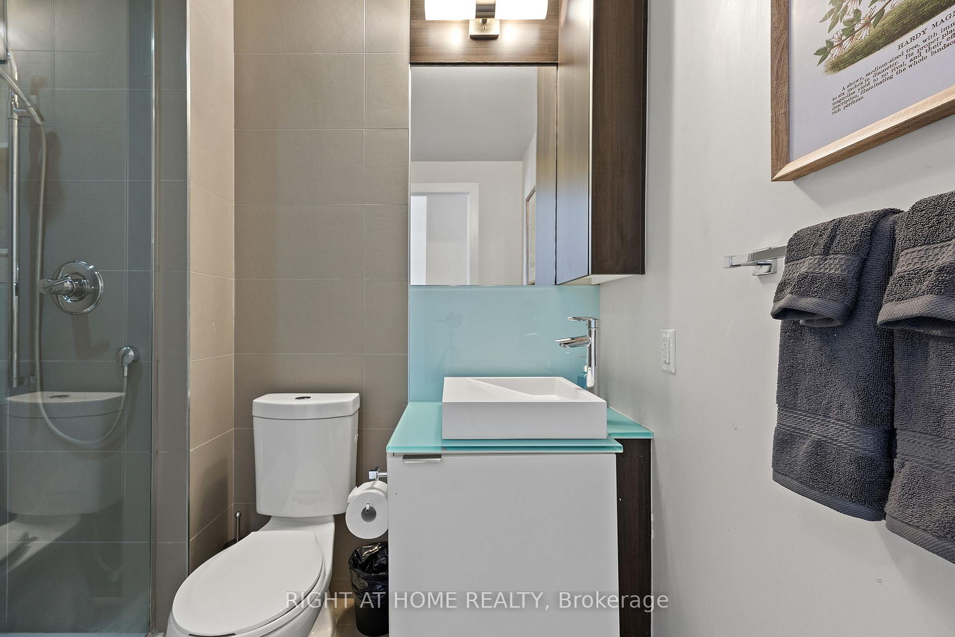 Photo 4 of Unit 3903, 300 front Street W, Toronto, Waterfront Communities — HOMEH