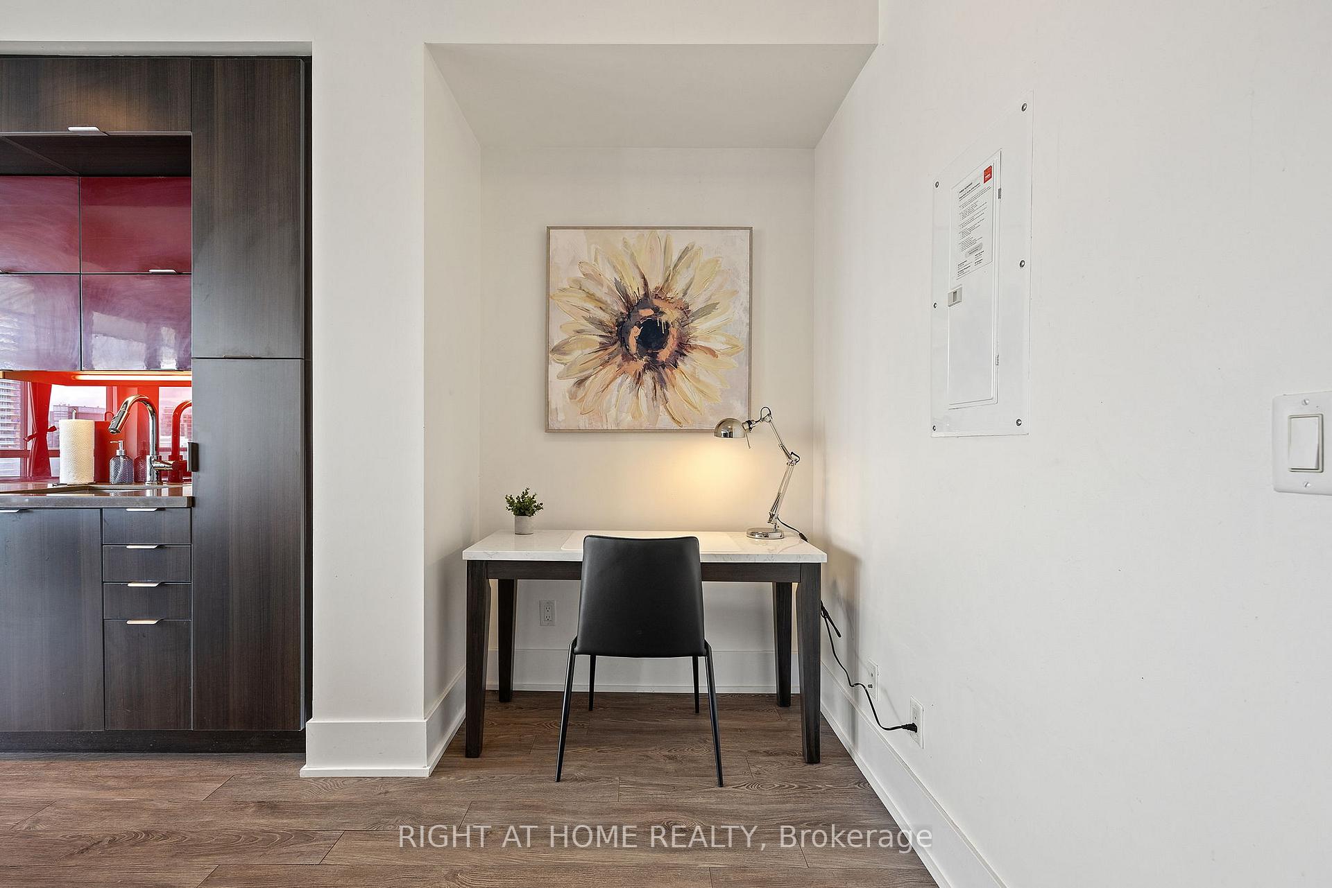 Photo 5 of Unit 3903, 300 front Street W, Toronto, Waterfront Communities — HOMEH