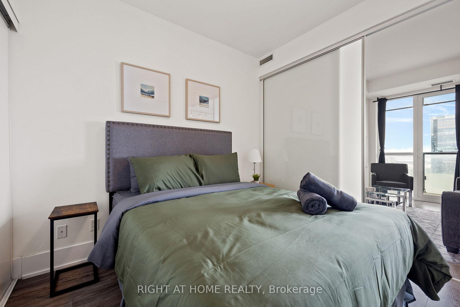 Photo 12 of Unit 3903, 300 front Street W, Toronto, Waterfront Communities — HOMEH