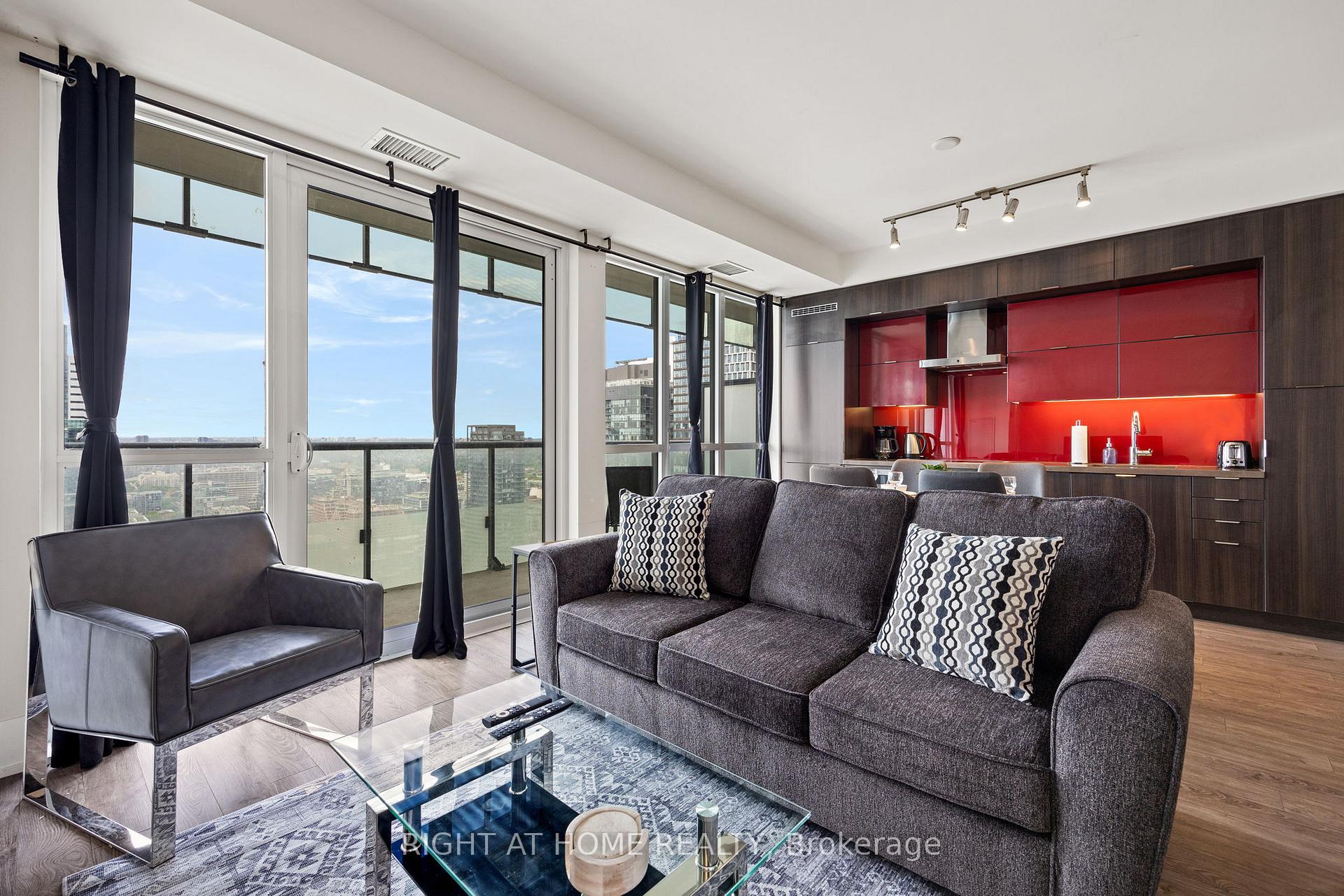 Photo 15 of Unit 3903, 300 front Street W, Toronto, Waterfront Communities — HOMEH