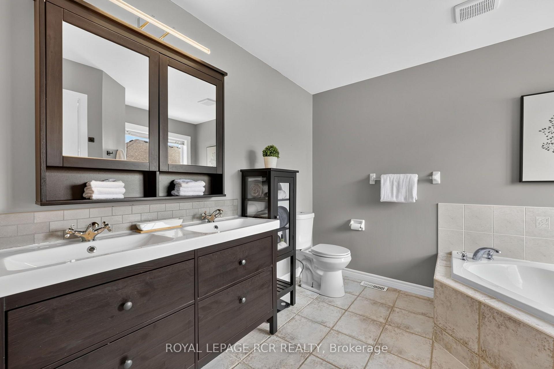 Photo 19 of 95 Waters Boulevard, Milton, Dempsey — HOMEH