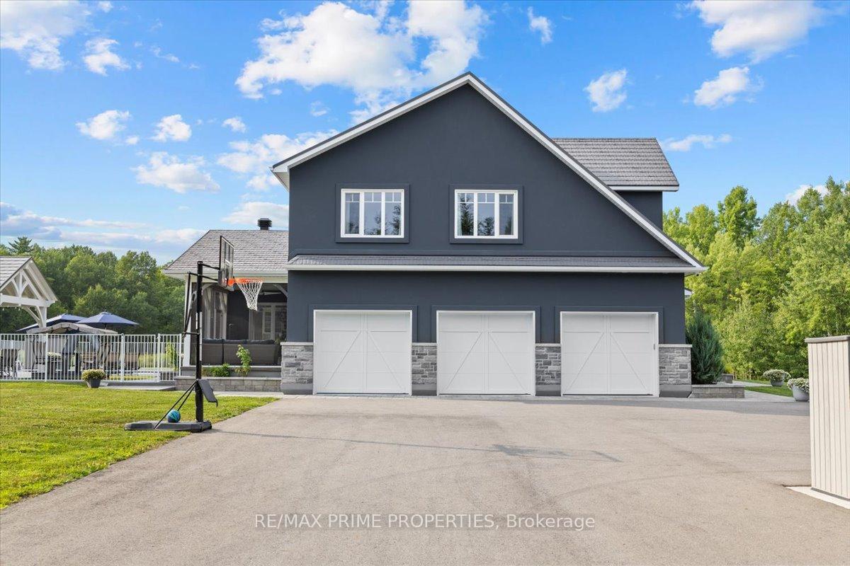Photo 2 of 2440 Emmett Road, Ottawa, Cumberland West — HOMEH