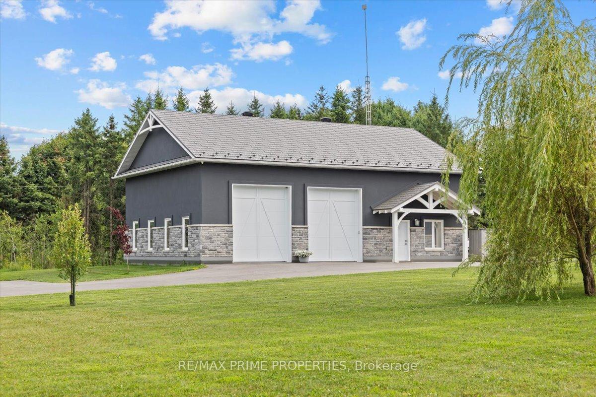 Photo 3 of 2440 Emmett Road, Ottawa, Cumberland West — HOMEH