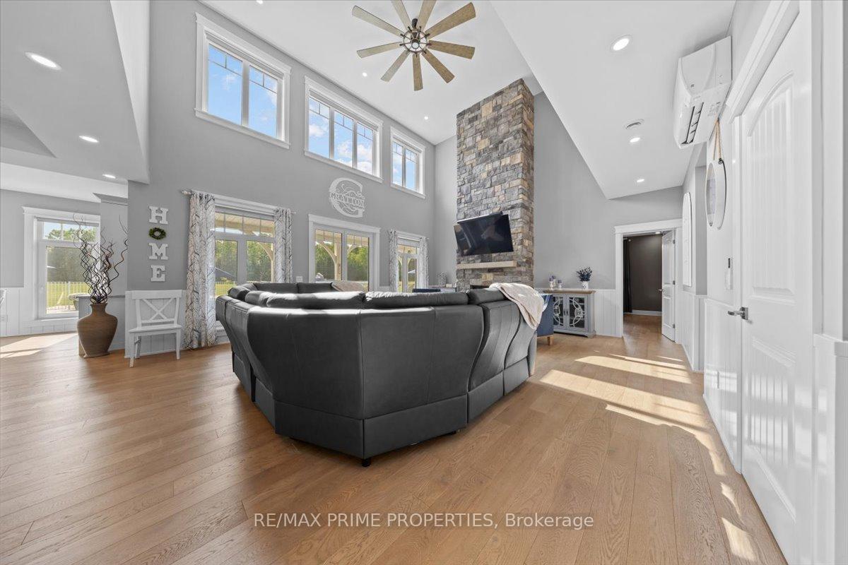 Photo 6 of 2440 Emmett Road, Ottawa, Cumberland West — HOMEH