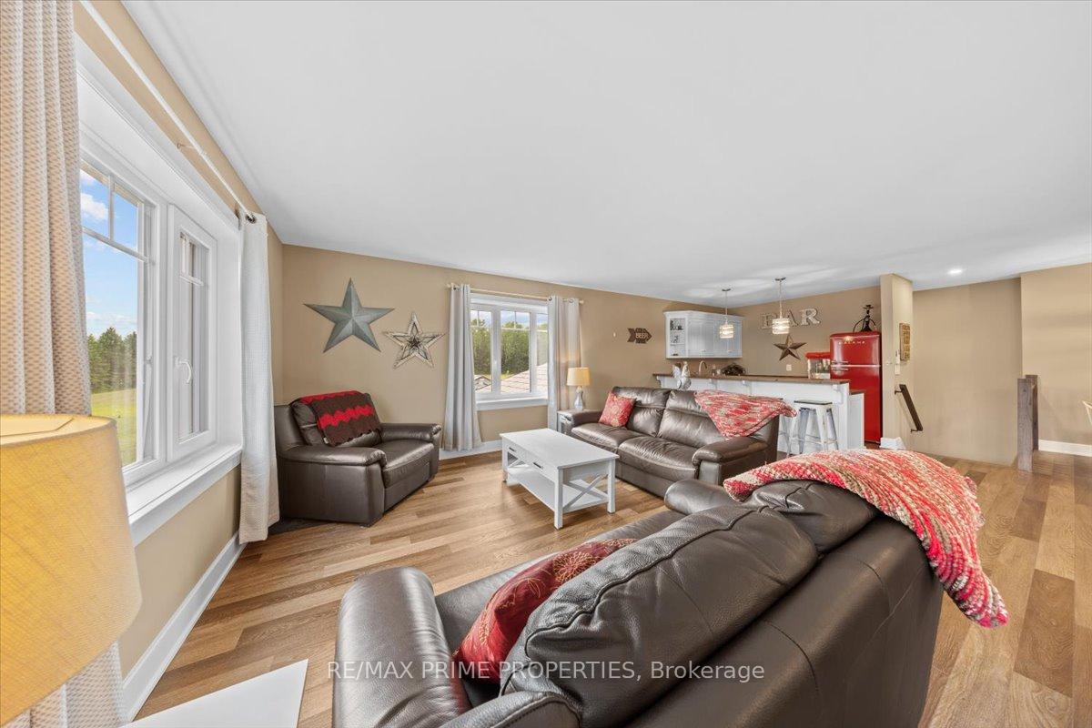 Photo 22 of 2440 Emmett Road, Ottawa, Cumberland West — HOMEH