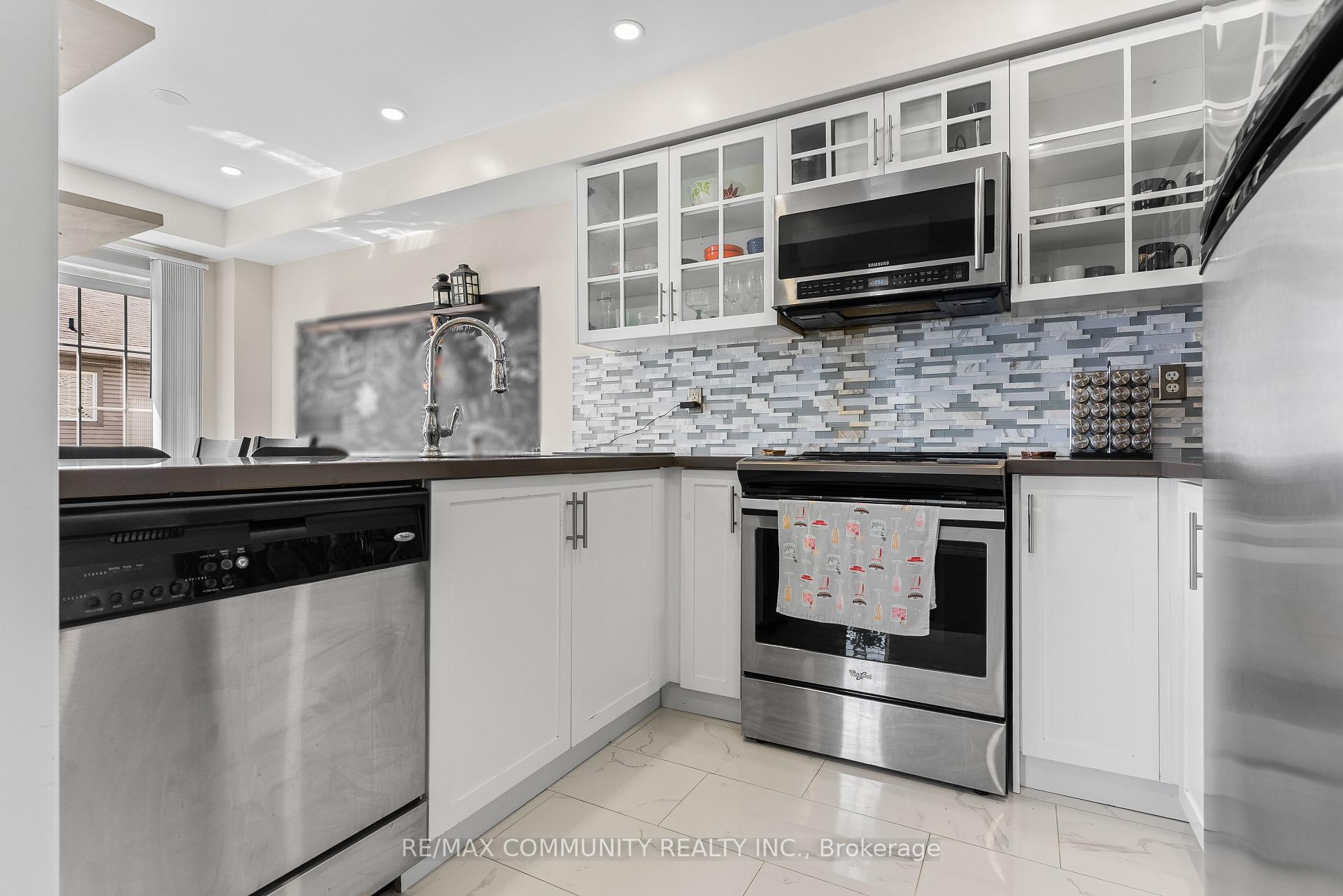 Photo 7 of 32 Bartolo Lane, Ajax, Central — HOMEH