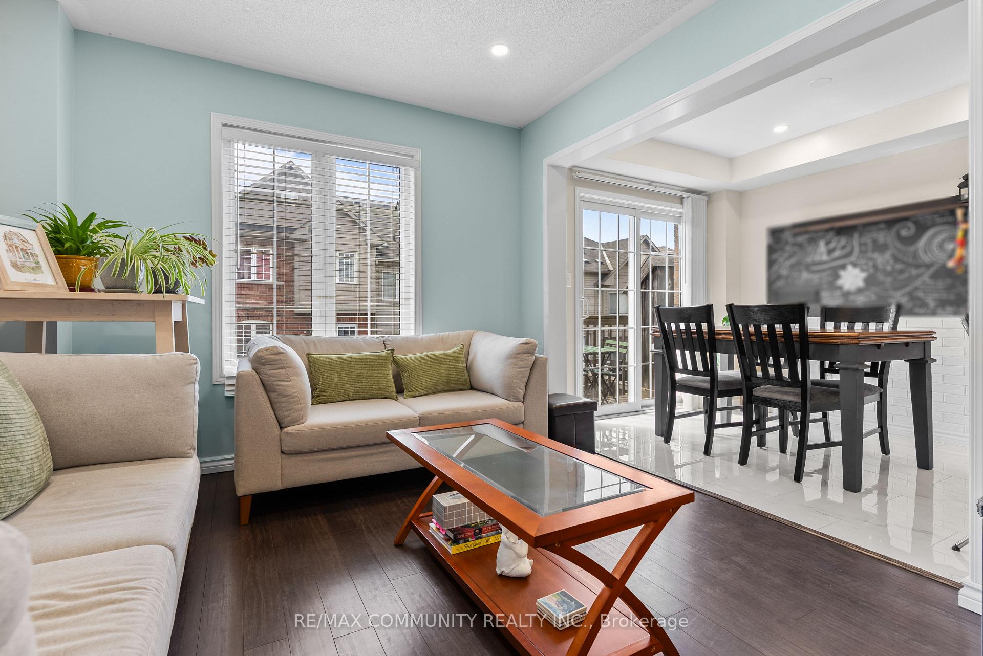 Photo 9 of 32 Bartolo Lane, Ajax, Central — HOMEH