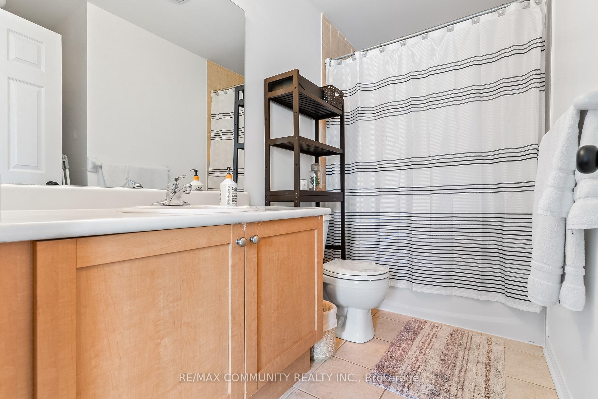 Photo 24 of 32 Bartolo Lane, Ajax, Central — HOMEH