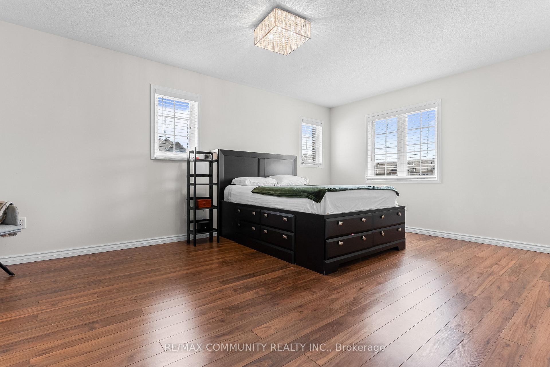 Photo 28 of 32 Bartolo Lane, Ajax, Central — HOMEH
