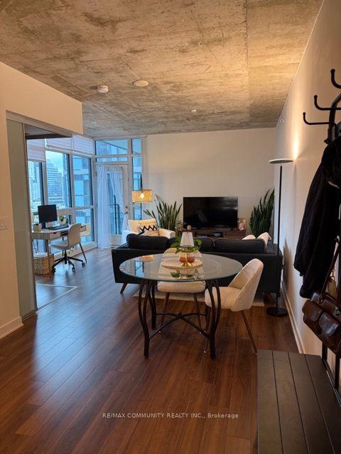 Photo 4 of Unit 1514, 210 Simcoe Street, Toronto, Kensington-Chinatown — HOMEH