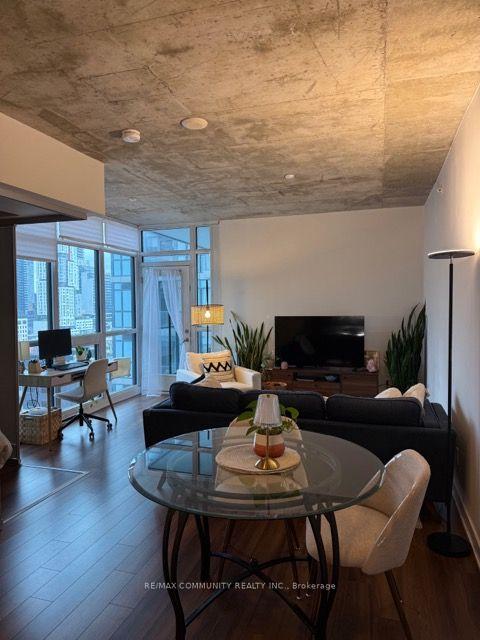 Photo 5 of Unit 1514, 210 Simcoe Street, Toronto, Kensington-Chinatown — HOMEH