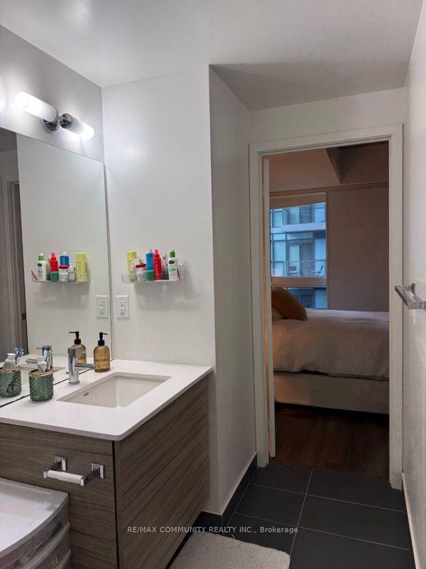 Photo 12 of Unit 1514, 210 Simcoe Street, Toronto, Kensington-Chinatown — HOMEH
