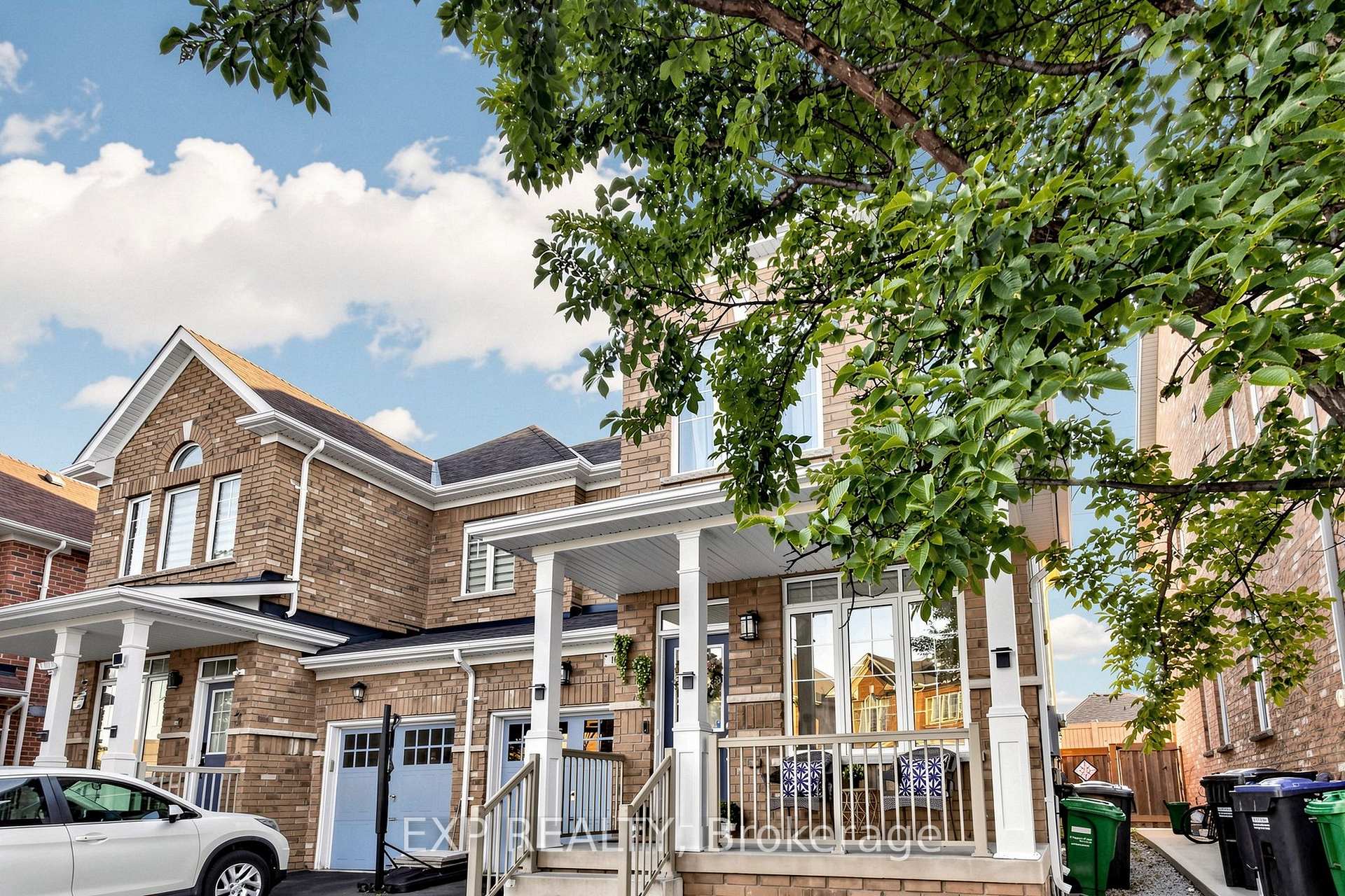 Photo 5 of 10 Borrelli Drive, Brampton, Credit Valley — HOMEH