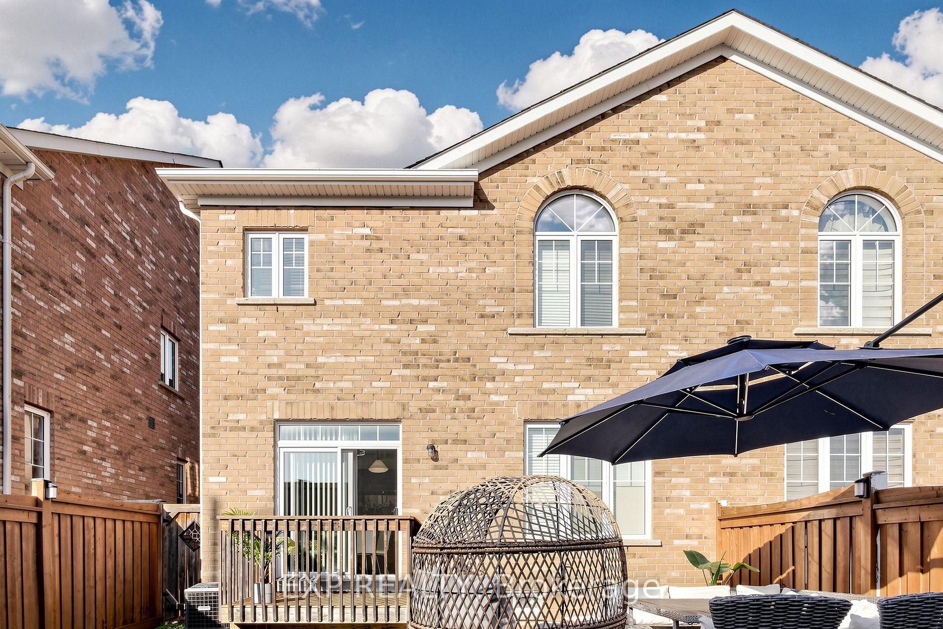 Photo 45 of 10 Borrelli Drive, Brampton, Credit Valley — HOMEH