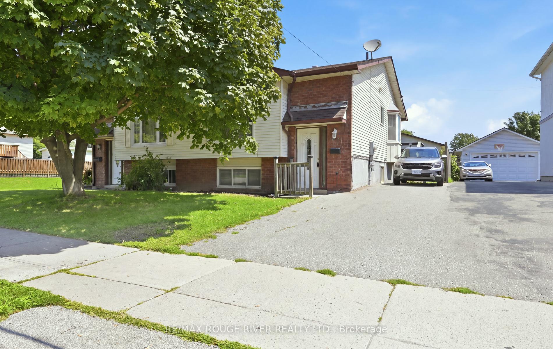 Photo 1 of 923 Glen Street, Oshawa, Lakeview — HOMEH