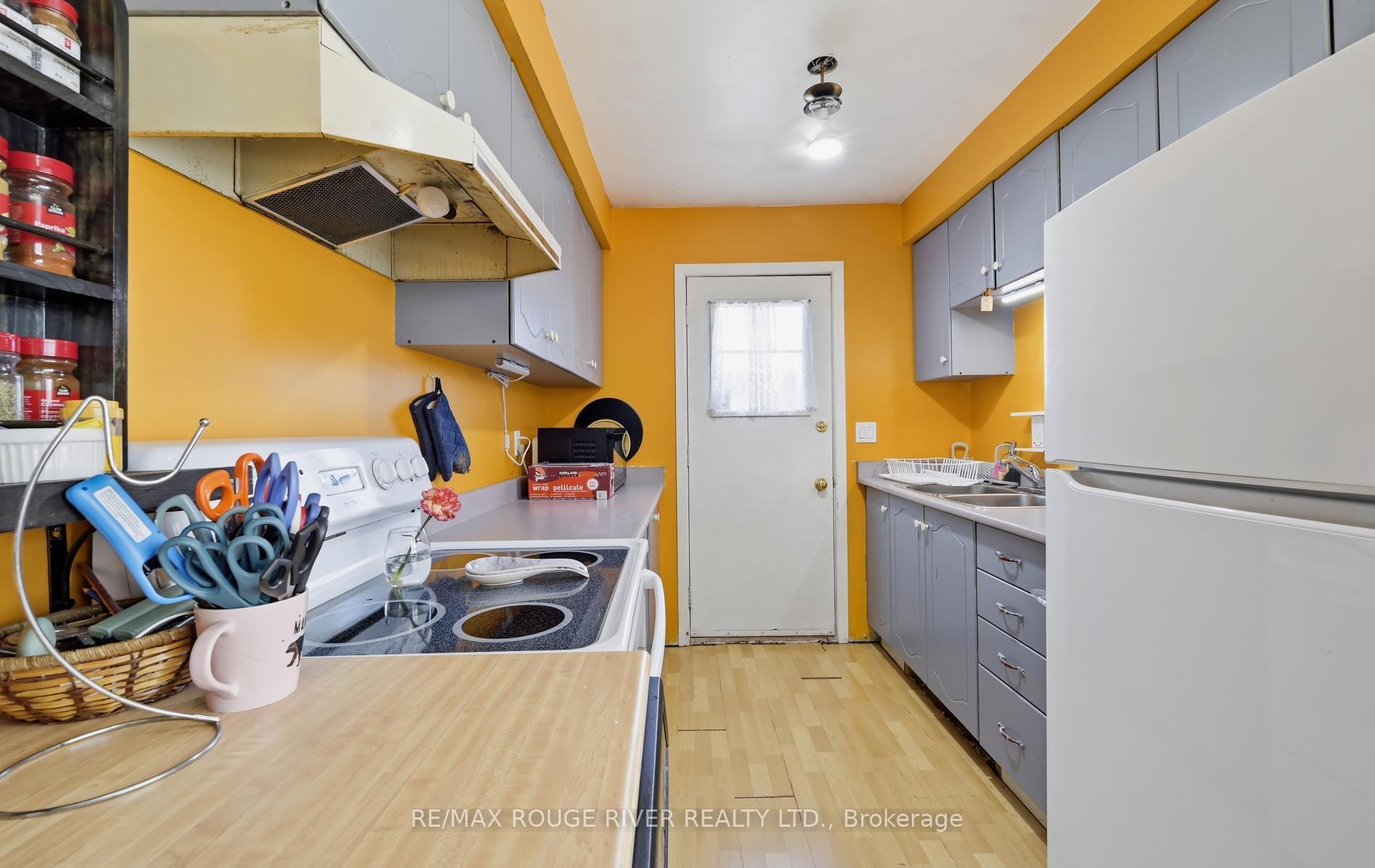 Photo 14 of 923 Glen Street, Oshawa, Lakeview — HOMEH