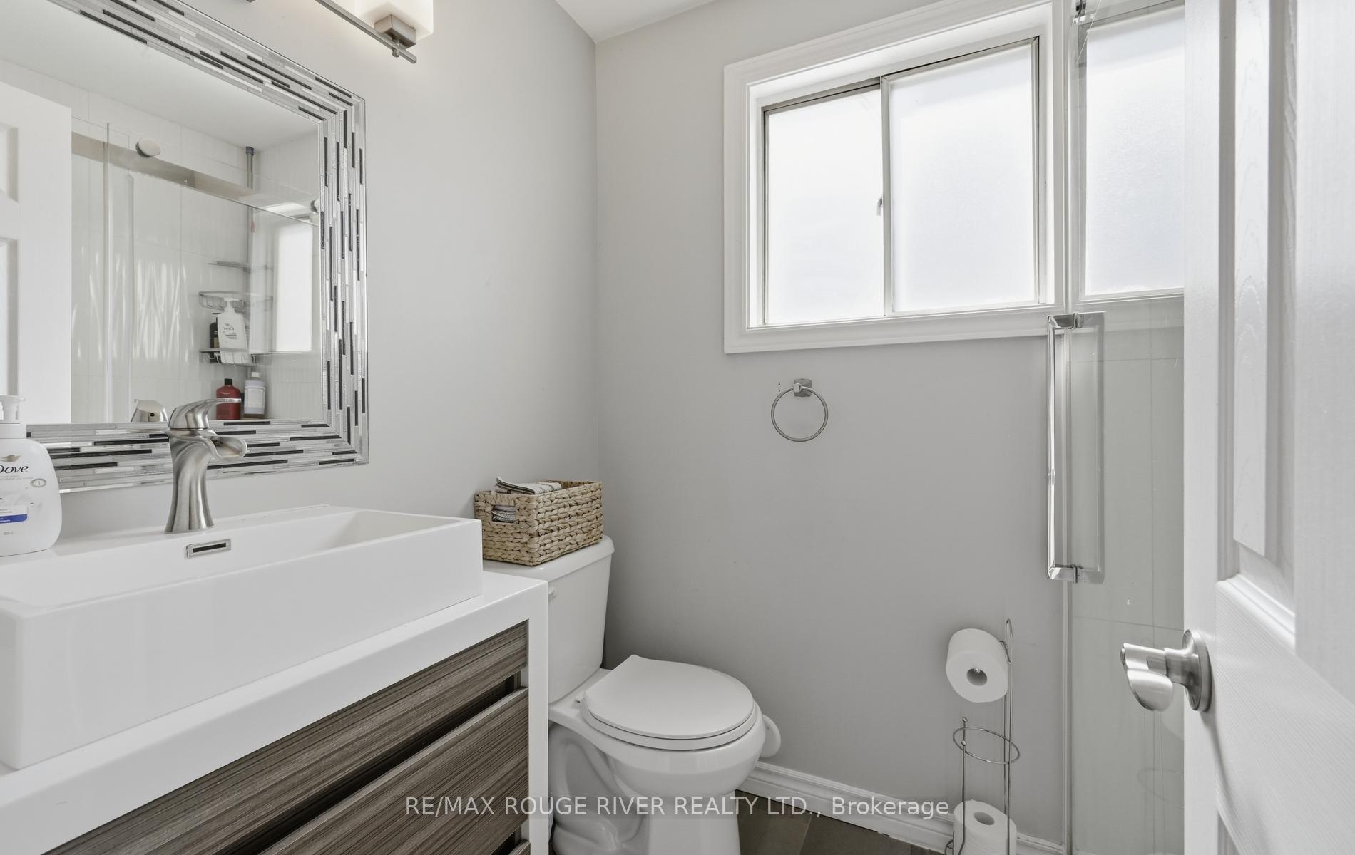 Photo 17 of 923 Glen Street, Oshawa, Lakeview — HOMEH