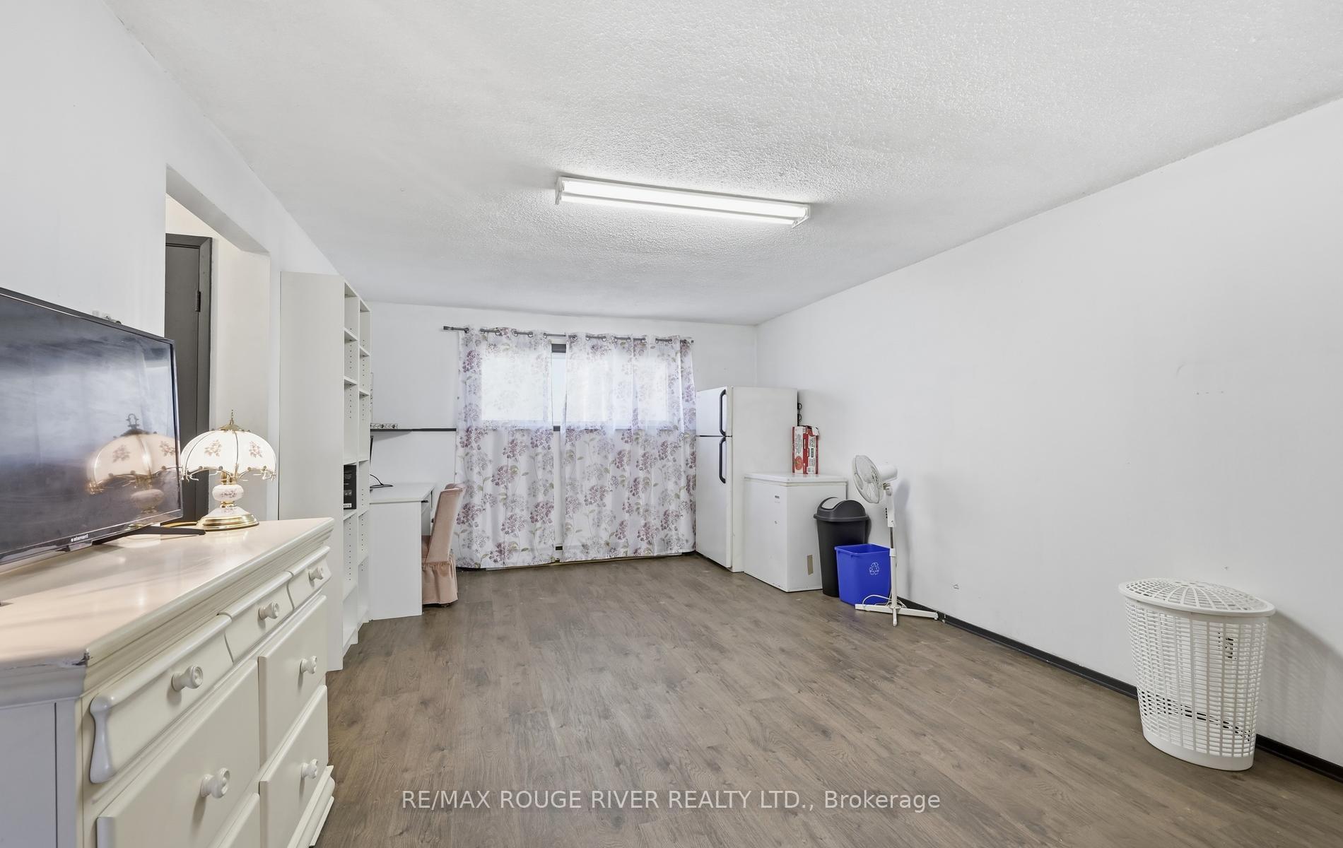 Photo 18 of 923 Glen Street, Oshawa, Lakeview — HOMEH