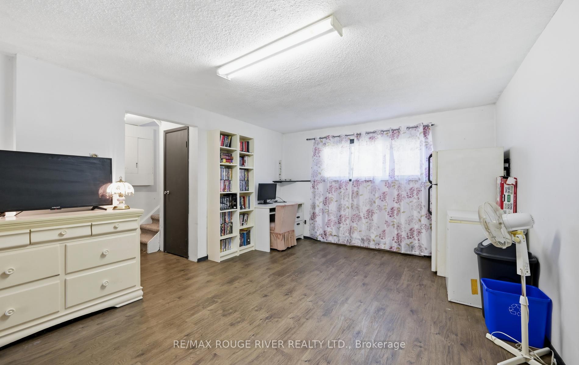 Photo 19 of 923 Glen Street, Oshawa, Lakeview — HOMEH