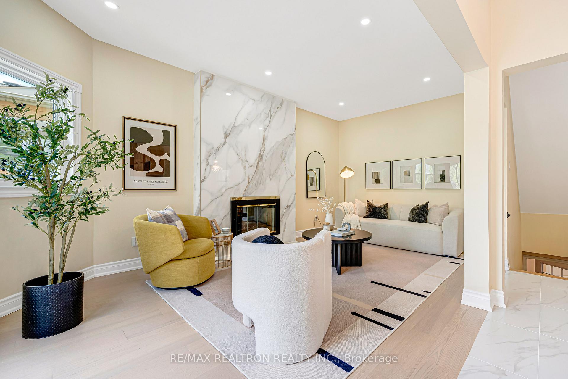 Photo 5 of 27 Captain Francis Drive, Markham, Buttonville — HOMEH