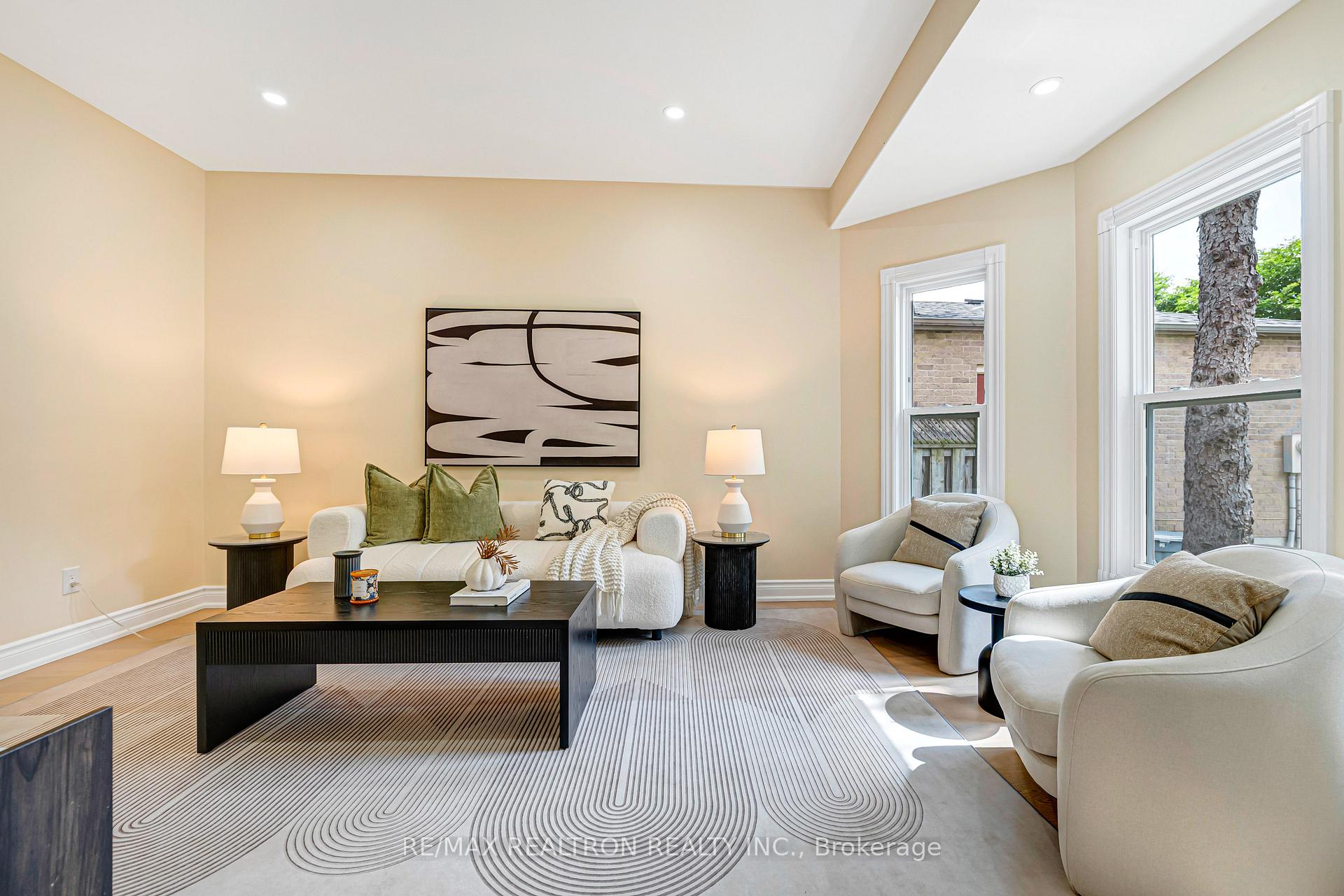 Photo 6 of 27 Captain Francis Drive, Markham, Buttonville — HOMEH