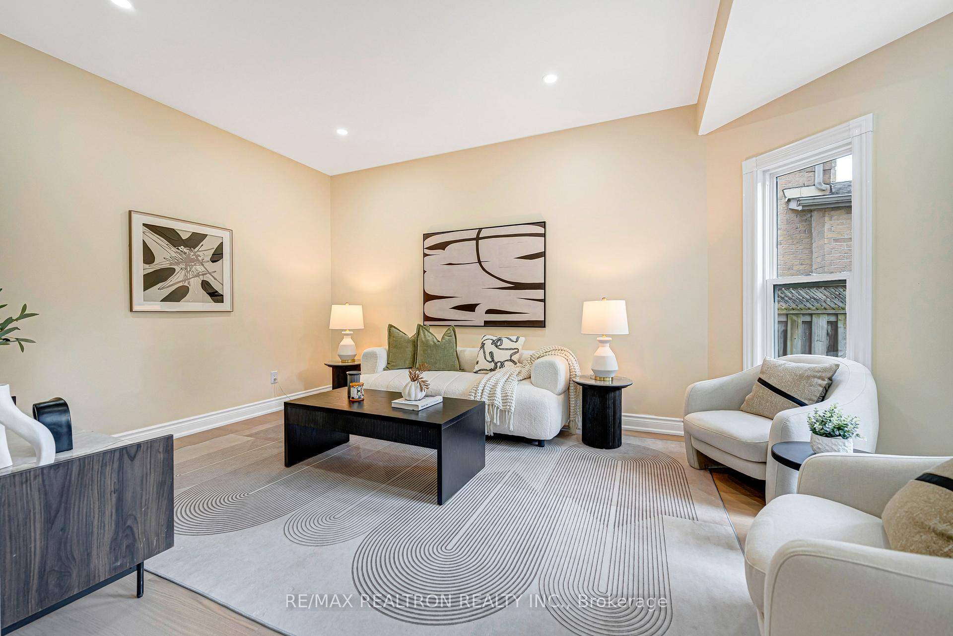 Photo 7 of 27 Captain Francis Drive, Markham, Buttonville — HOMEH